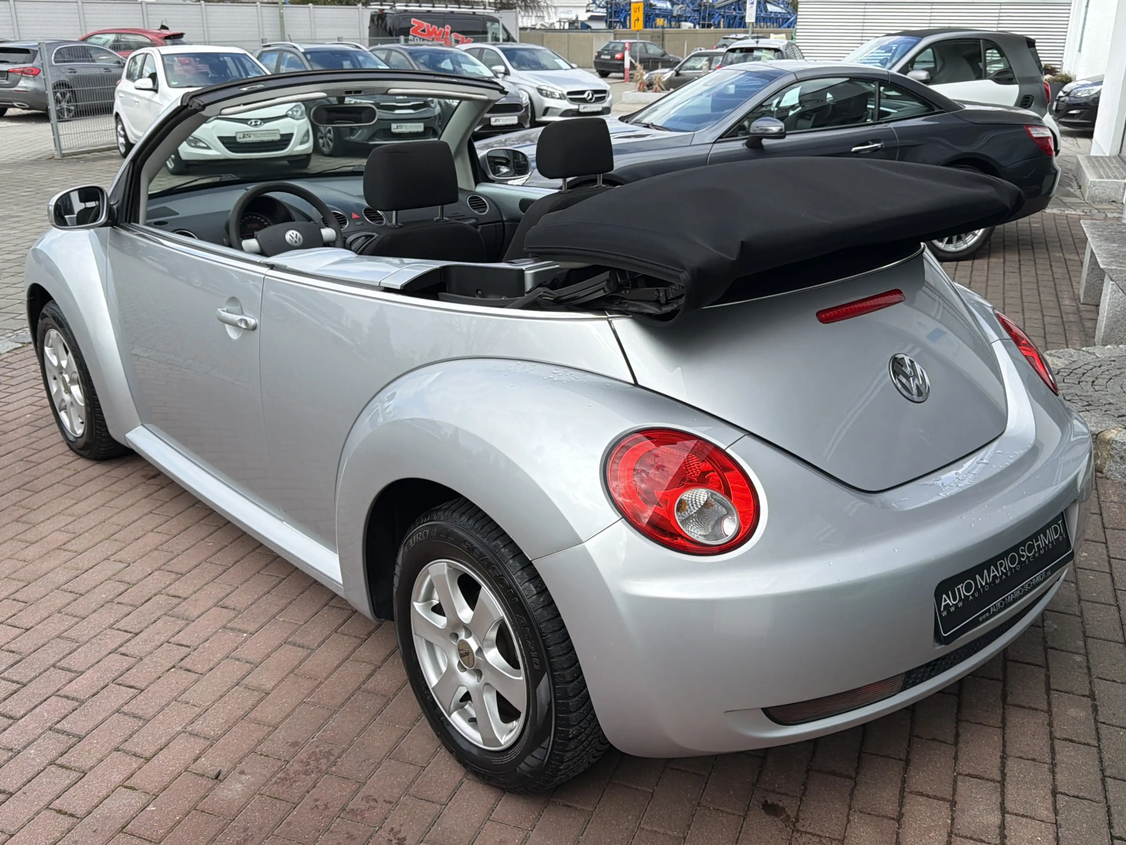 Volkswagen Beetle 1.6l Cabrio Klima*el. Verdeck* — photo 5
