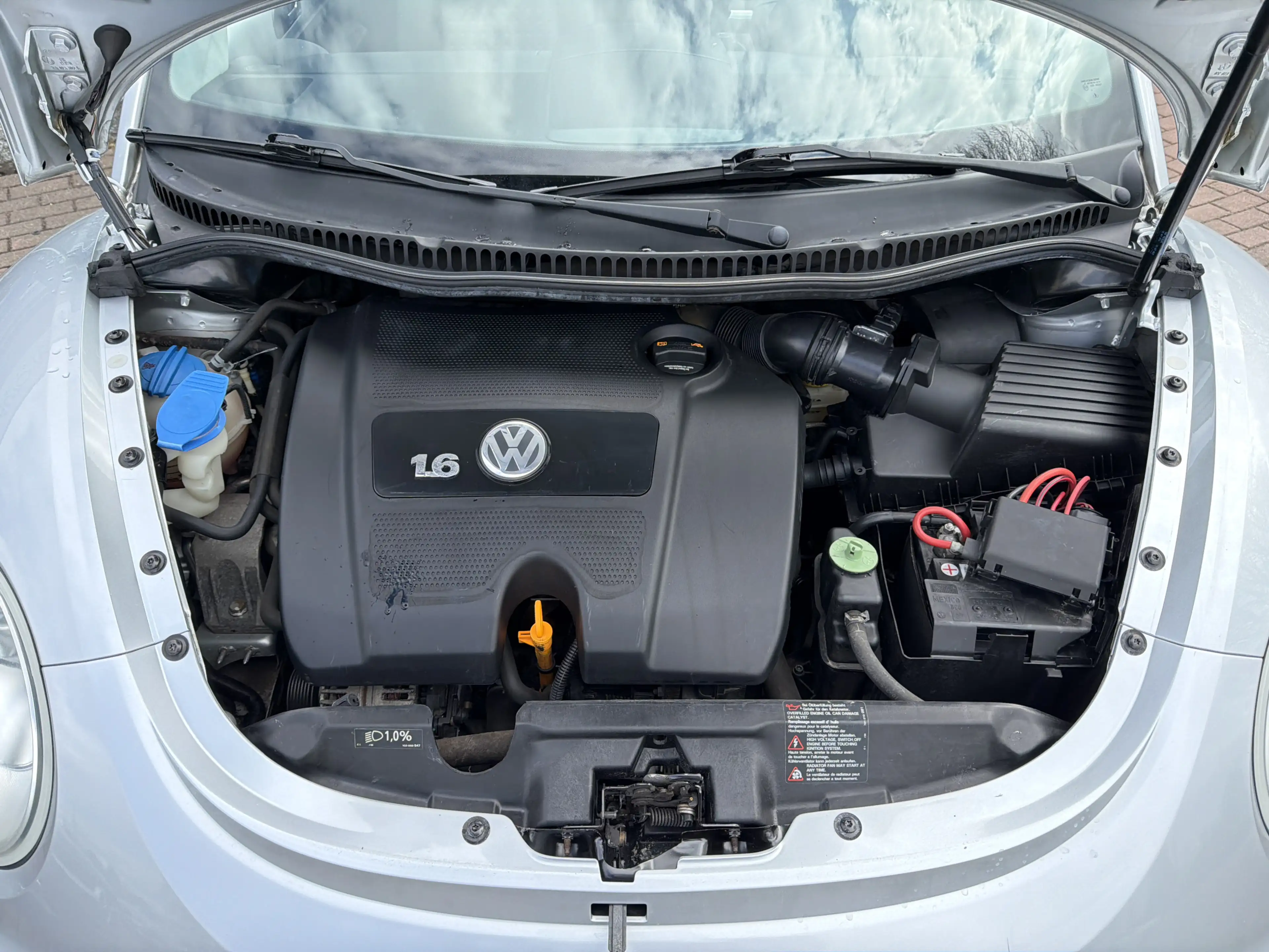 Volkswagen Beetle 1.6l Cabrio Klima*el. Verdeck* — photo 11