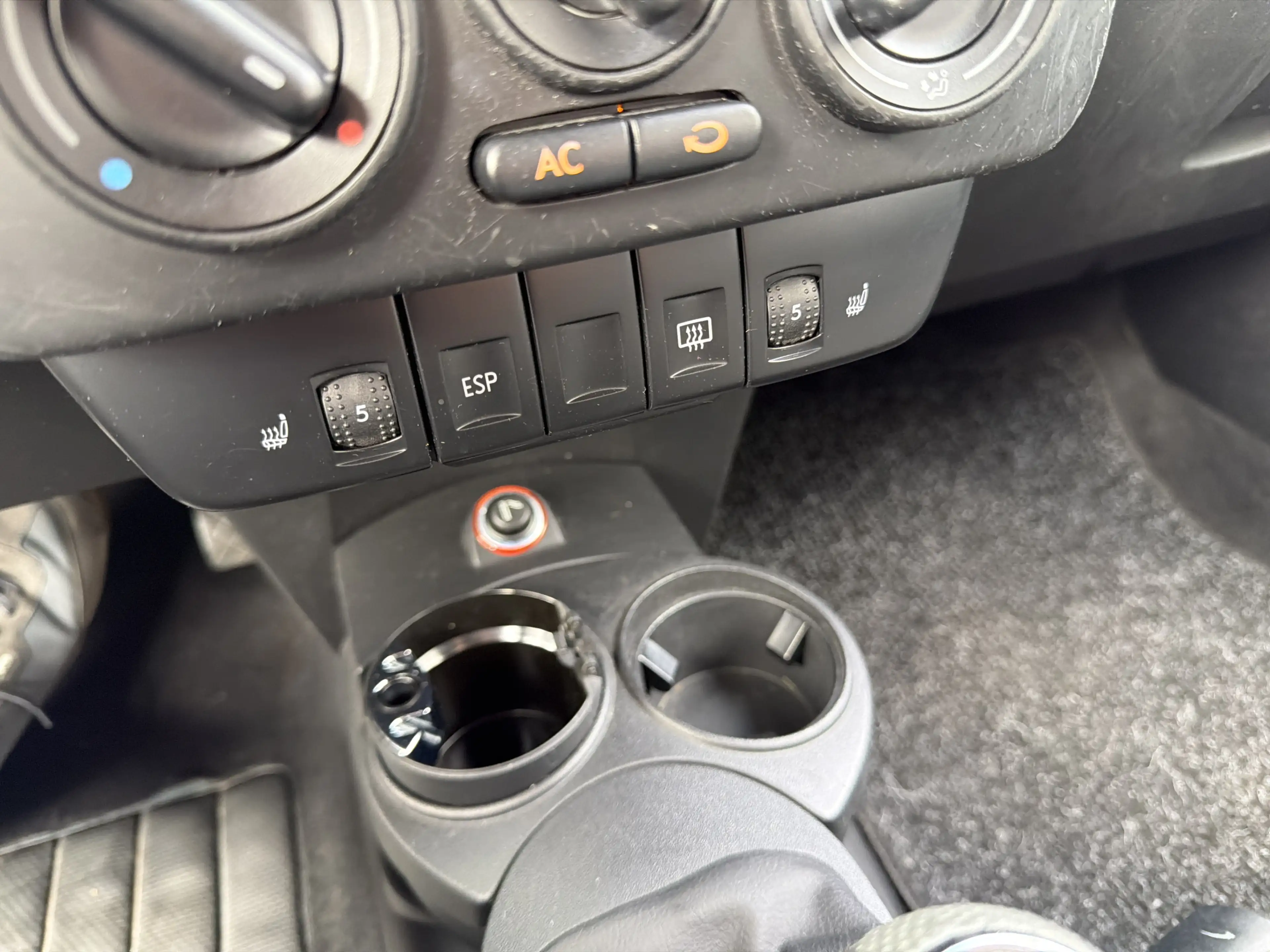 Volkswagen Beetle 1.6l Cabrio Klima*el. Verdeck* — photo 13