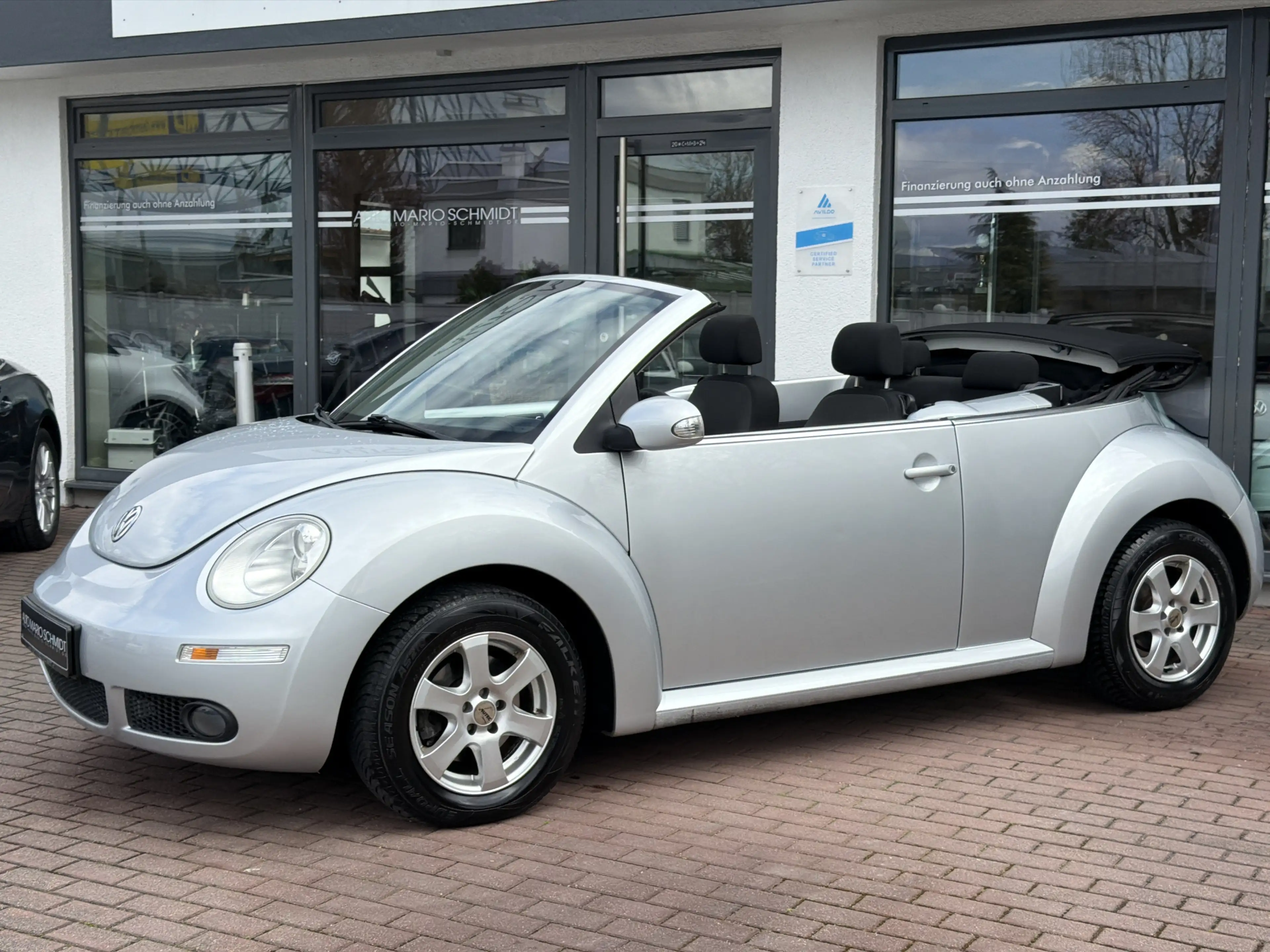 Volkswagen Beetle 1.6l Cabrio Klima*el. Verdeck* — photo 4