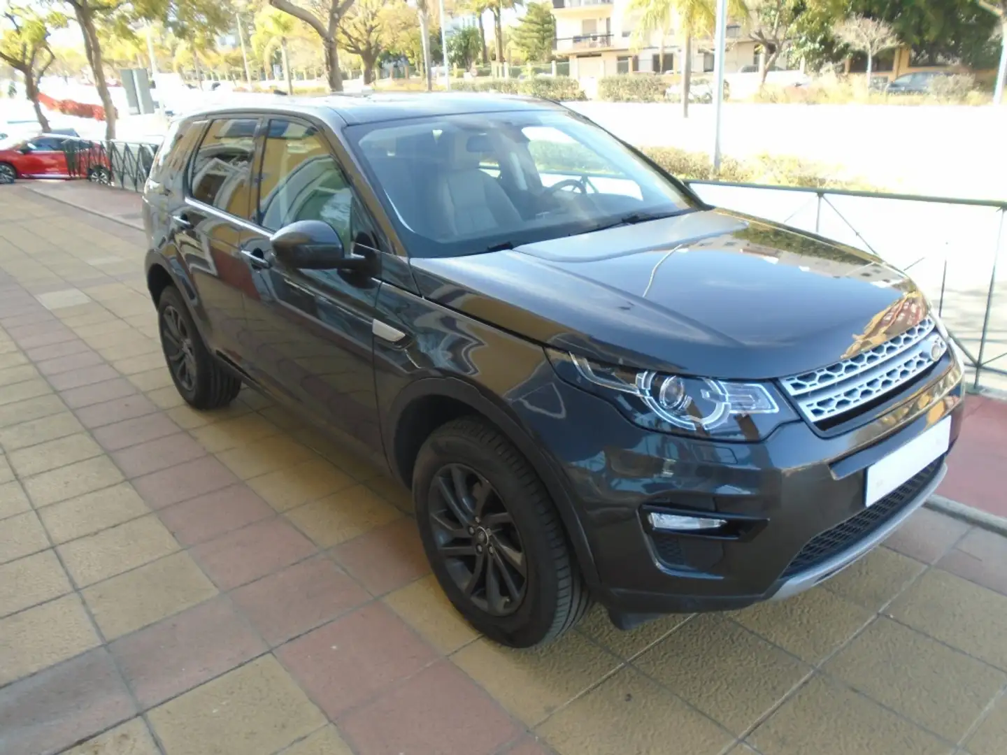 Land Rover Discovery Sport 2.0TD4 HSE 4x4 180 Gris - 2