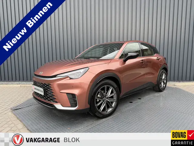 Lexus LBX 1.5 Elegant 2WD | Super combinatie: Sonic Copper/D