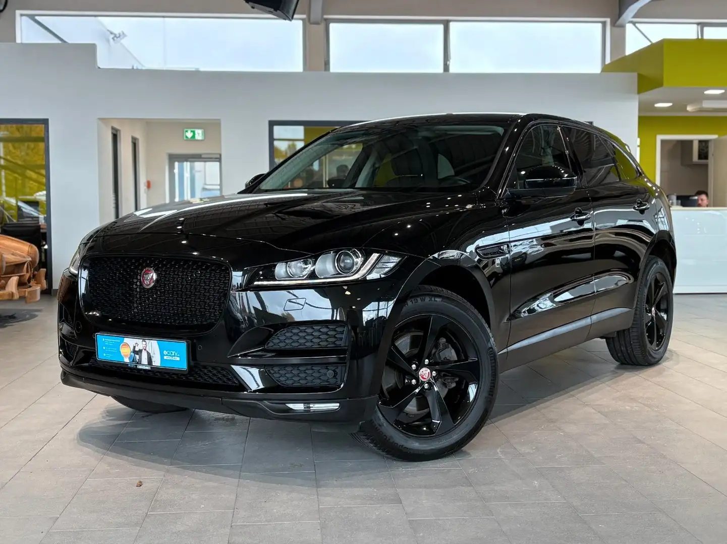 Jaguar F-Pace Portfolio AWD*Meridian*Bi-Xenon*RFK* Noir - 1