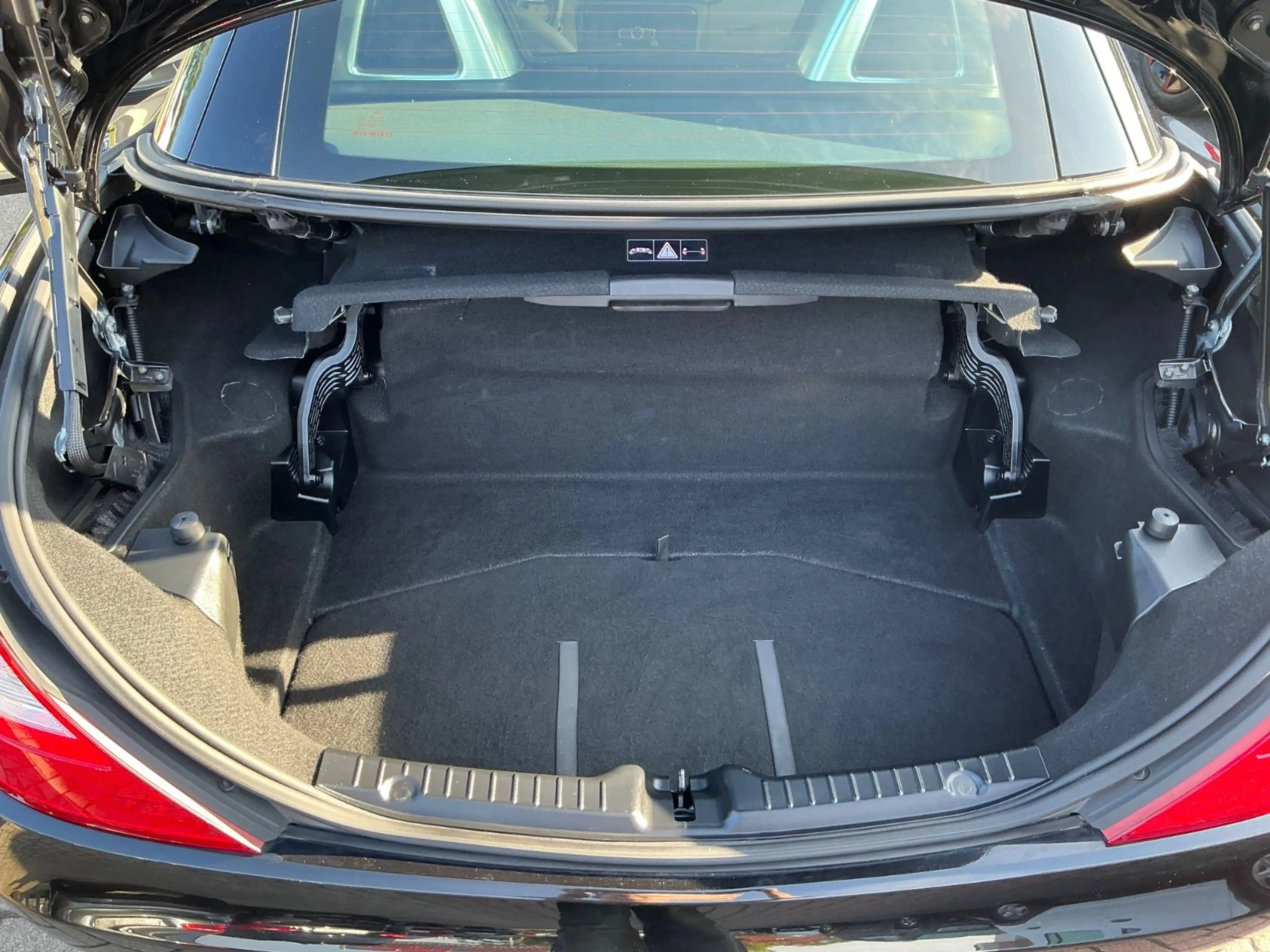 Mercedes-Benz SLK 200 Roadster Leder Airscarf Navi SHZ — photo 10