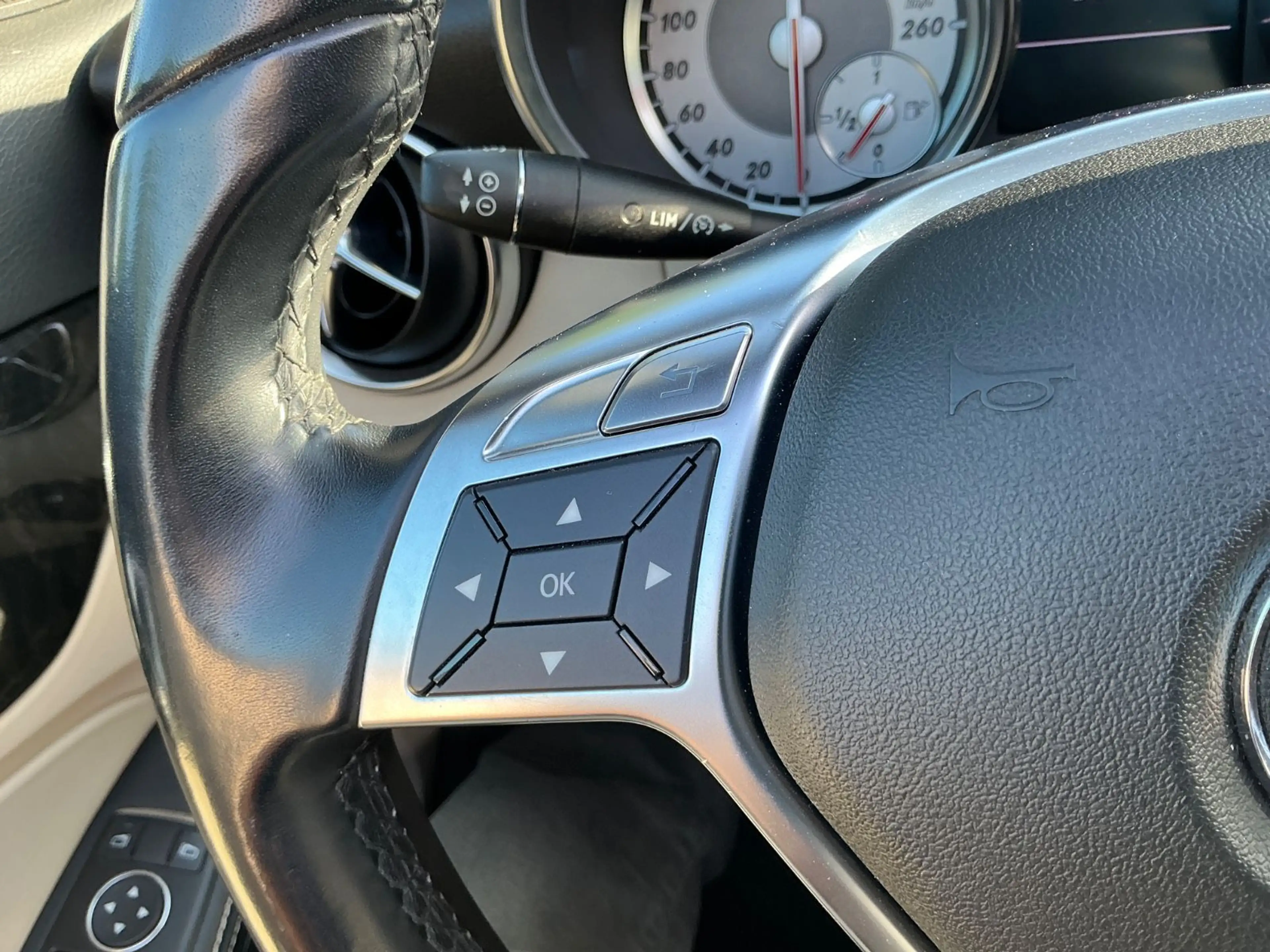 Mercedes-Benz SLK 200 Roadster Leder Airscarf Navi SHZ — photo 19