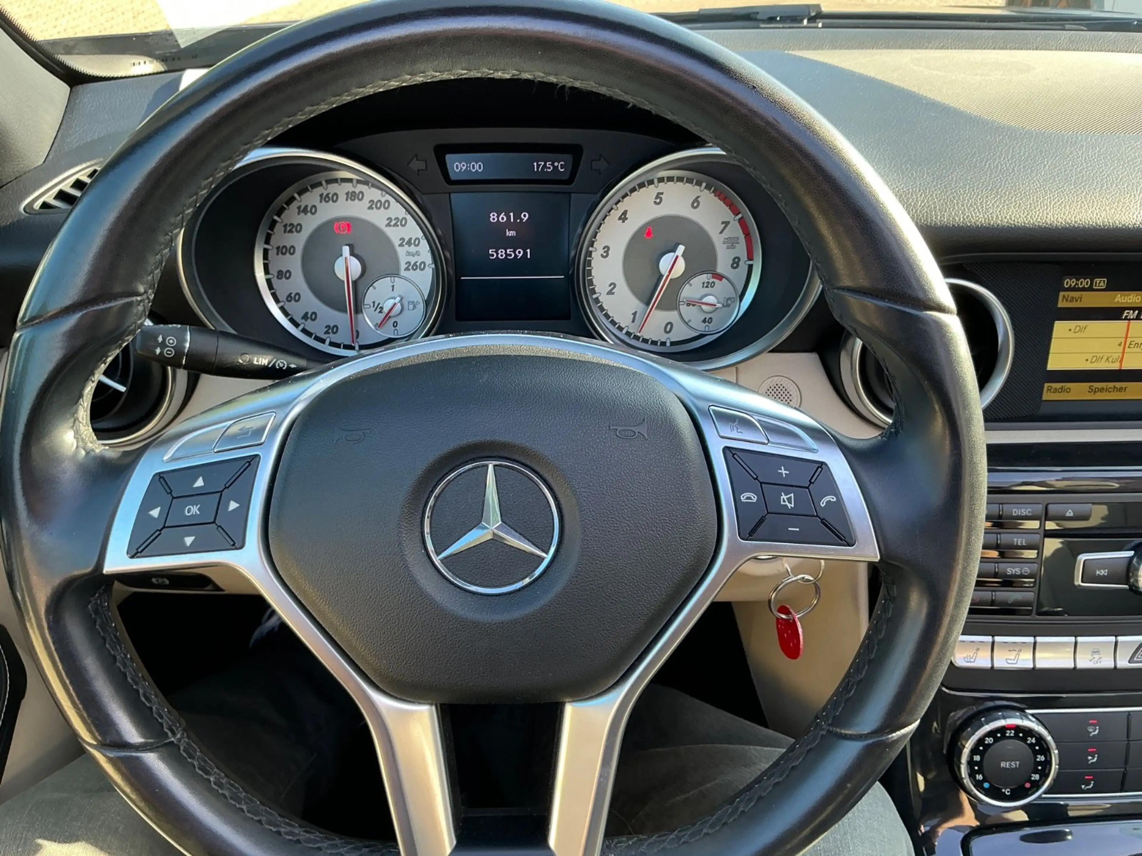 Mercedes-Benz SLK 200 Roadster Leder Airscarf Navi SHZ — photo 16