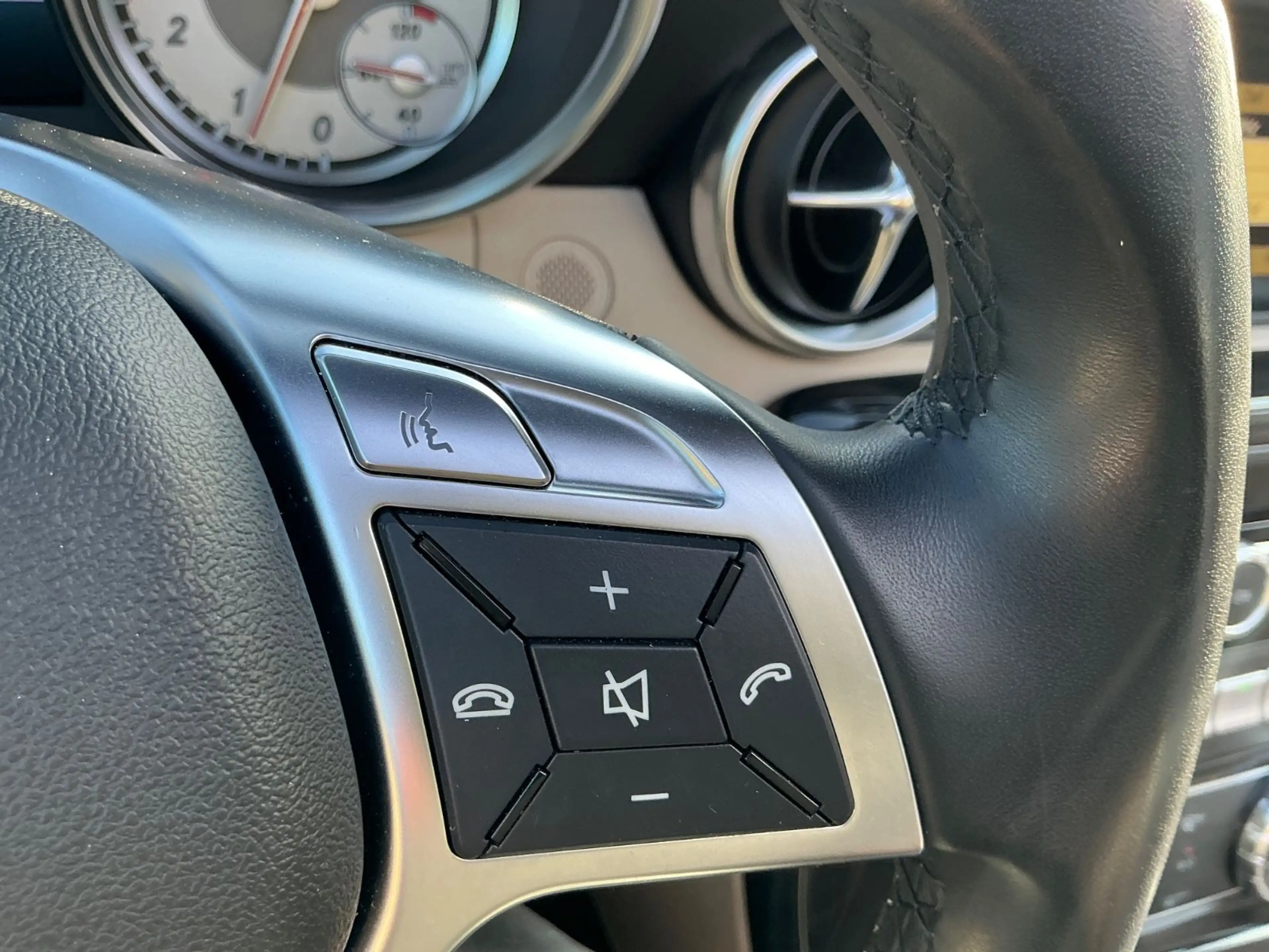 Mercedes-Benz SLK 200 Roadster Leder Airscarf Navi SHZ — photo 20