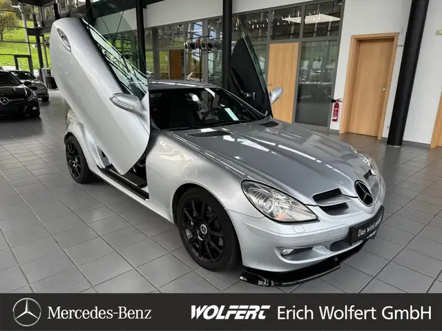 Mercedes-Benz SLK 350 AMG Sportauspuff LSD Türen Top Ausstattung