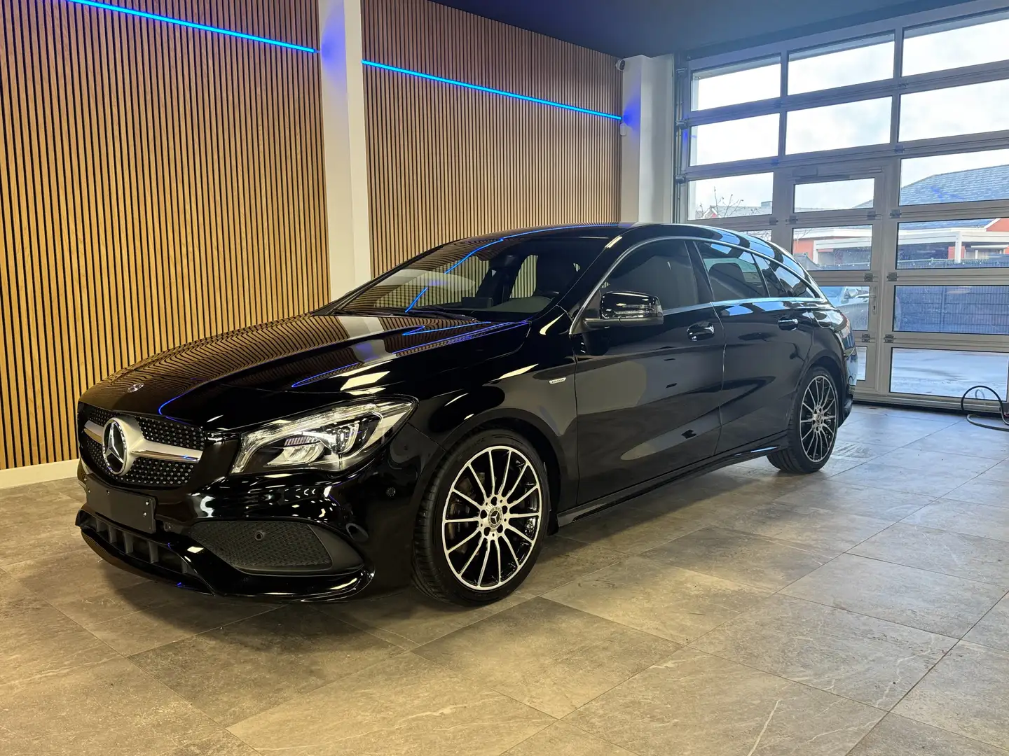 Mercedes-Benz CLA 180 CLA Shooting Brake 180 AMG Line Edition 1 Nero - 1