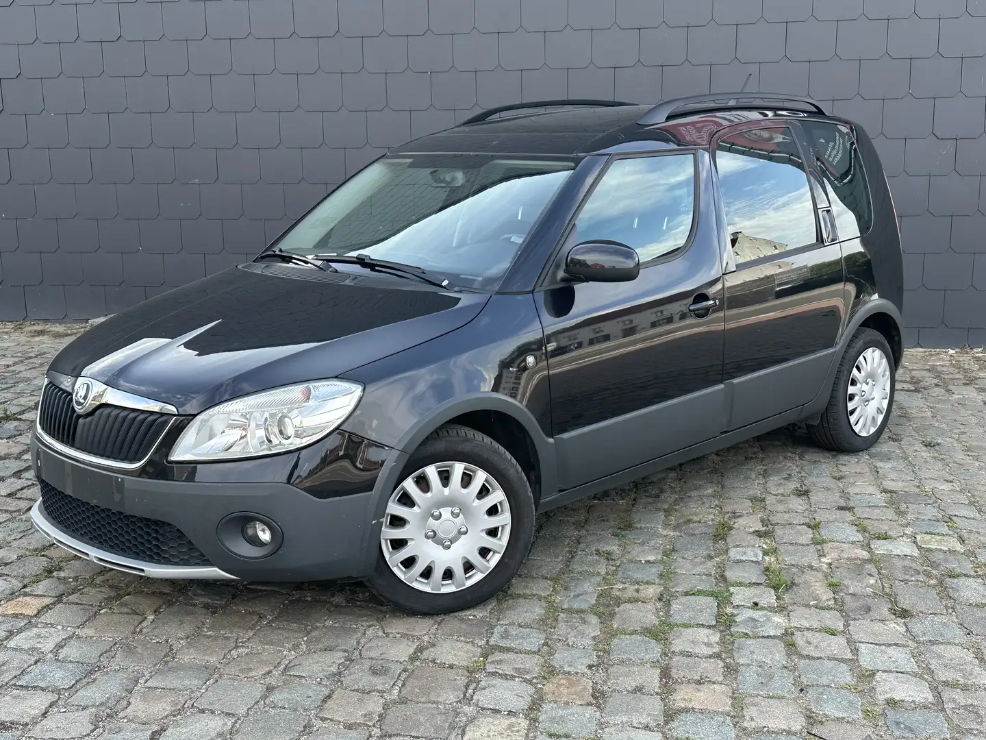 Skoda Roomster 1.6 CR TDi Active 1ER PROPR. TOUJOURS ENTRETENU - 1
