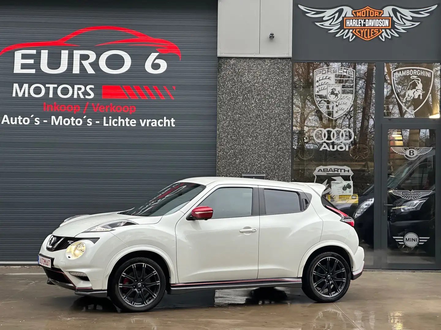 Nissan Juke 1.6 DIG-T 2WD Nismo RS Automaat 218 pk Wit - 1