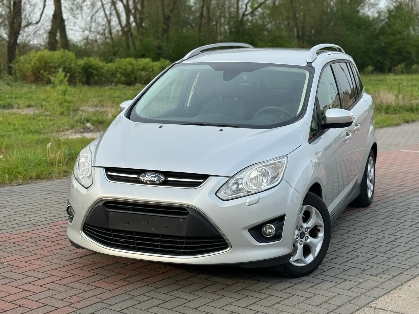 Ford Grand C-Max 7 places Argent - 1