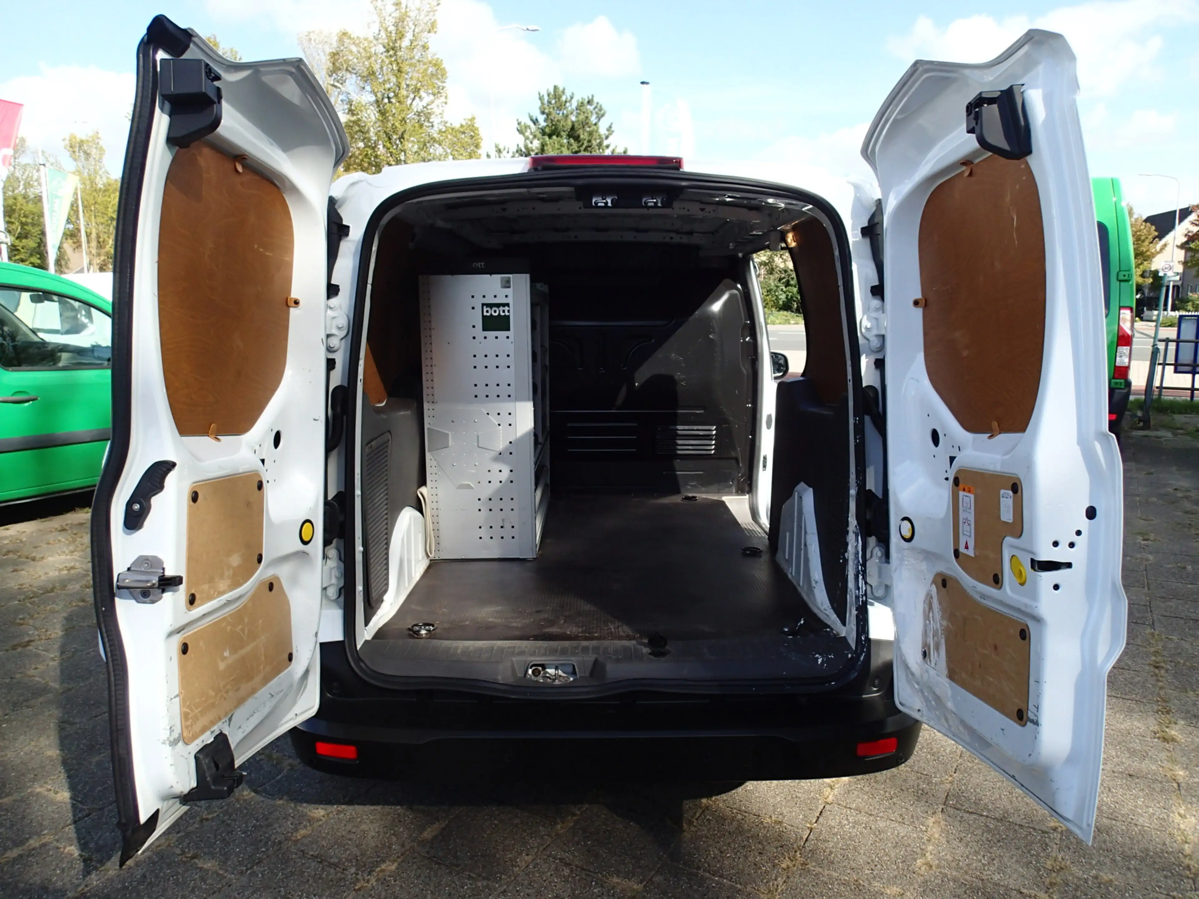Ford Transit Connect 1.5 EcoBlue L2 Trend — photo 10