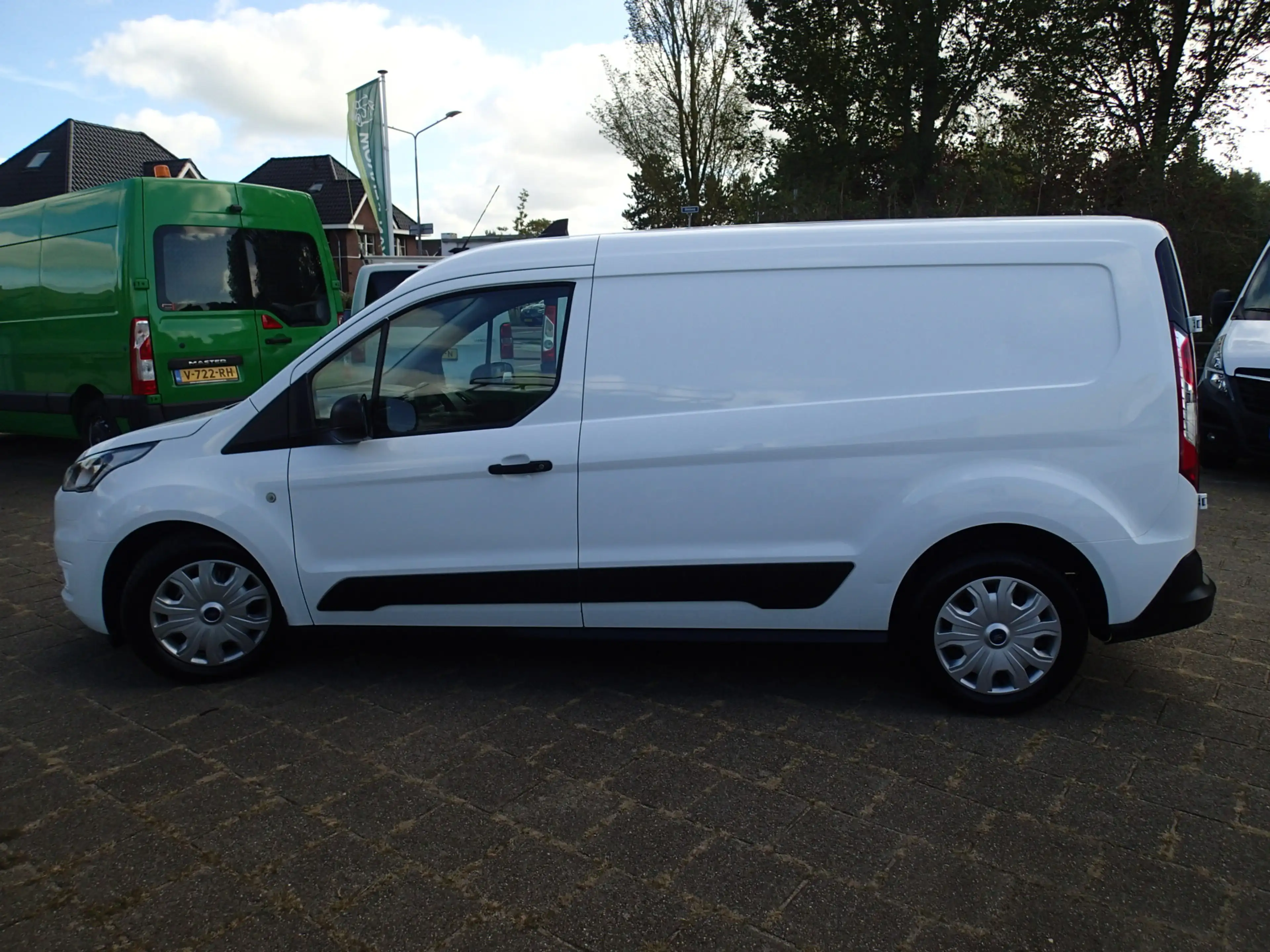 Ford Transit Connect 1.5 EcoBlue L2 Trend — photo 8