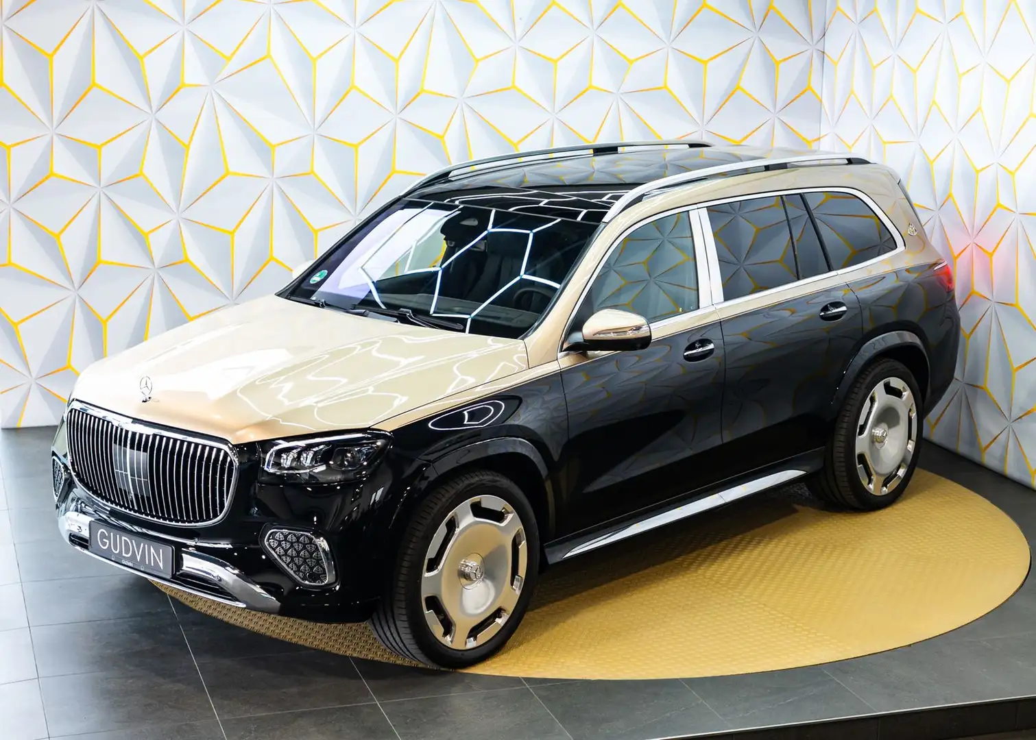 Mercedes-Benz GLS 600 Maybach/4-Seats/3D Burmester/DualTone Чёрный - 1