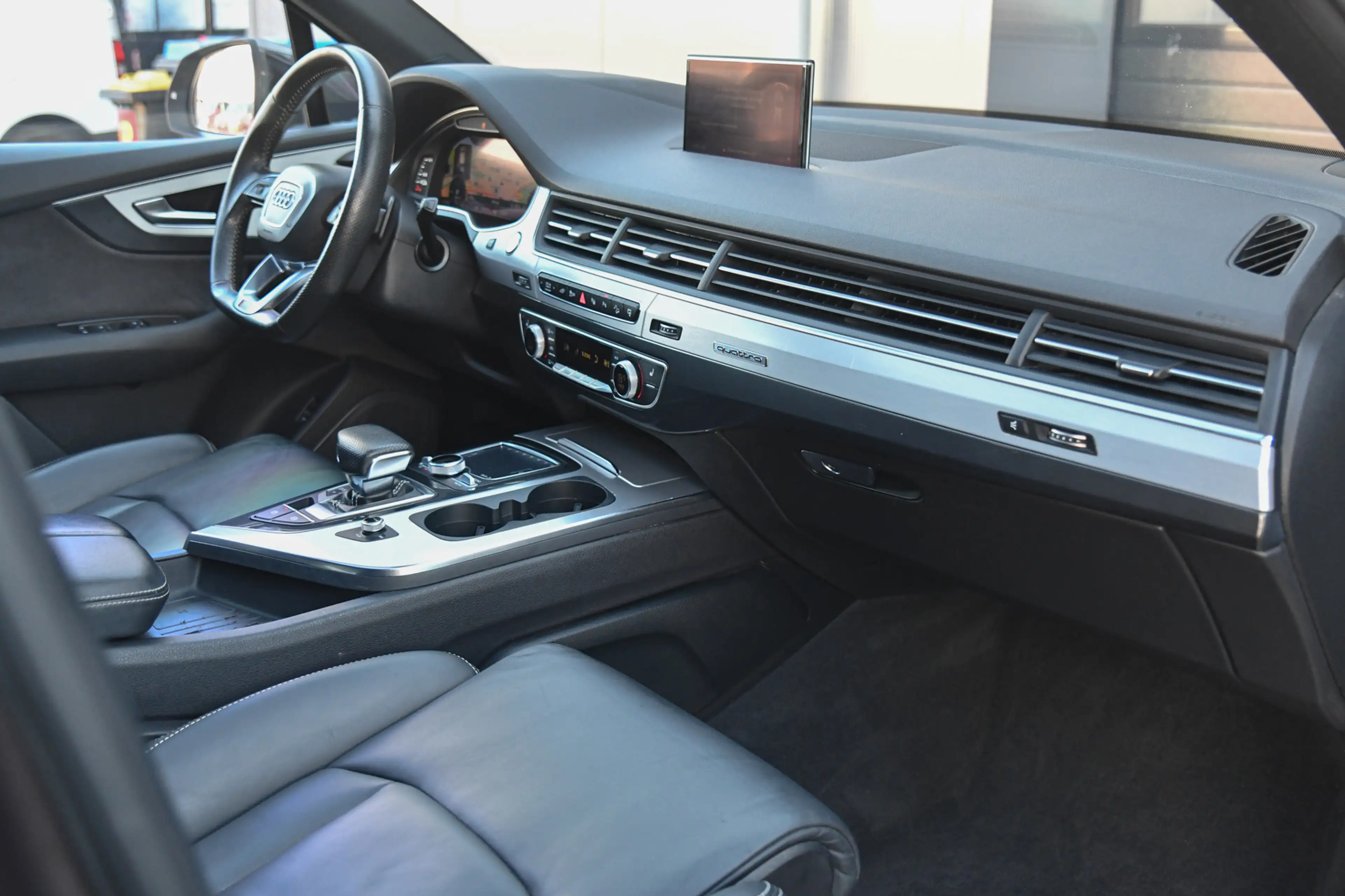 Audi Q7 e-tron 3.0 TDI quattro S-Line, Trekhaak, Luchtvering, Pan — photo 25