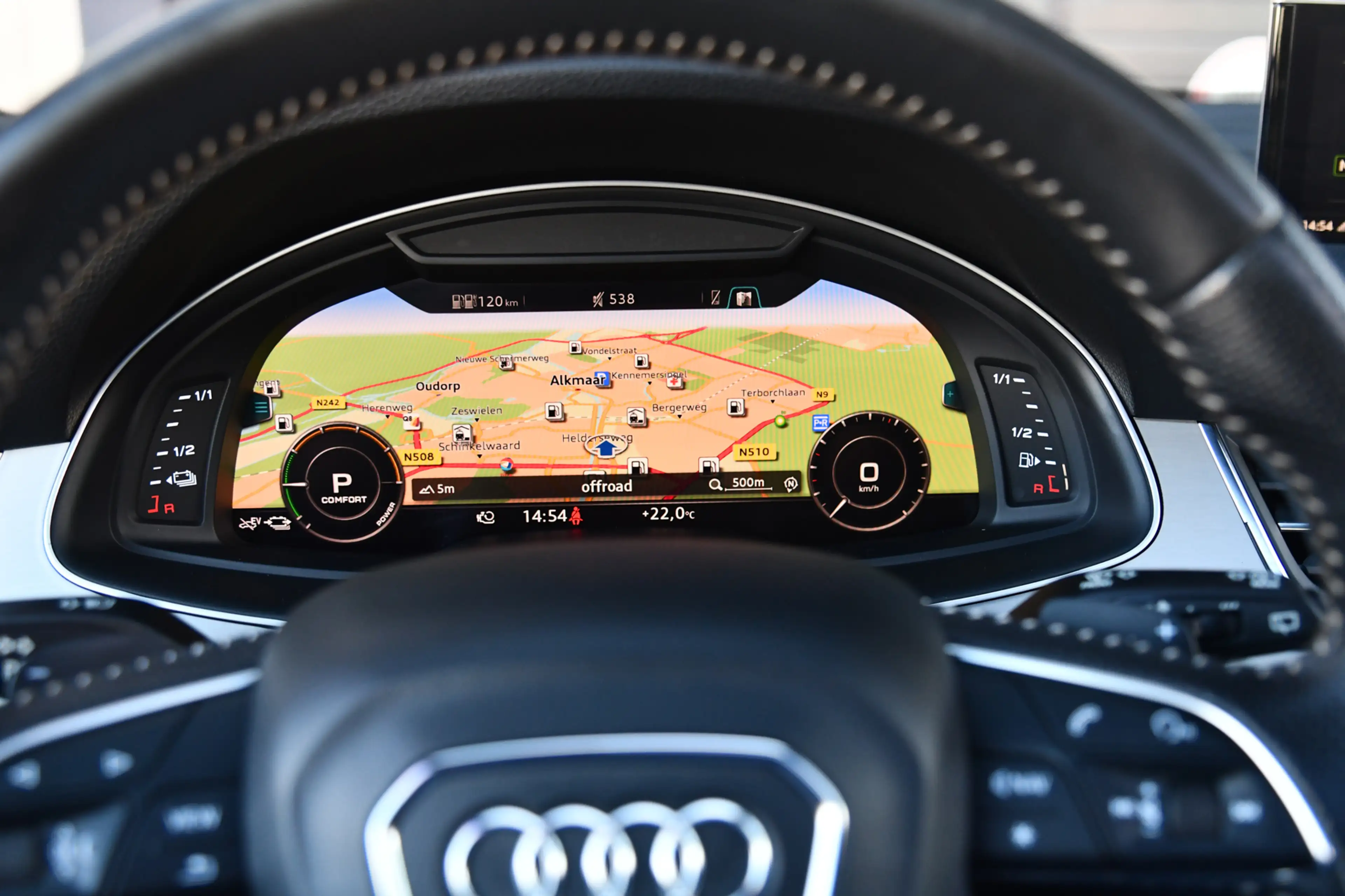 Audi Q7 e-tron 3.0 TDI quattro S-Line, Trekhaak, Luchtvering, Pan — photo 32