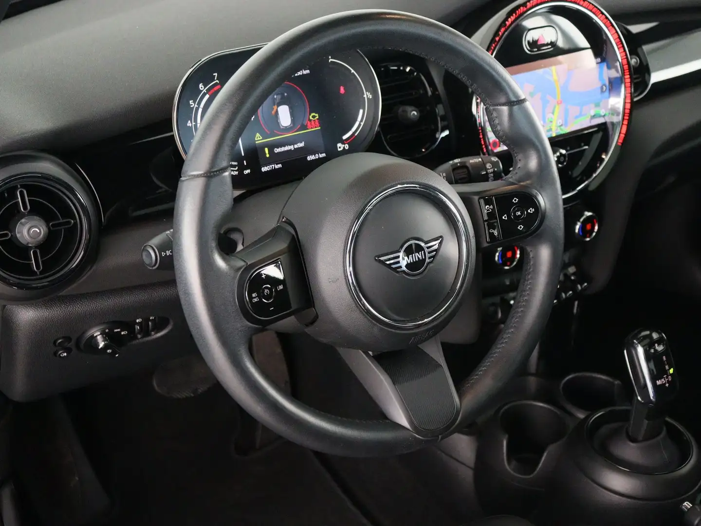MINI Cooper 5-deurs Classic Aut. Grijs - 2