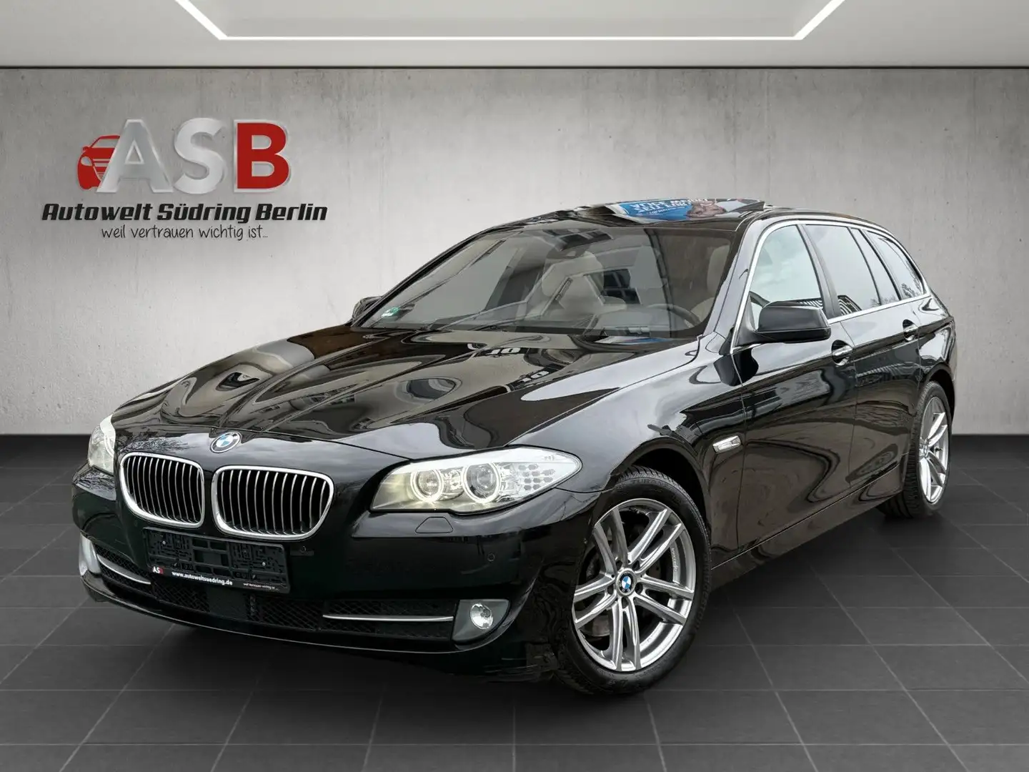 BMW 530 d Touring Pano*Leder*ACC*Navi Prof*Xenon*2.H Schwarz - 1