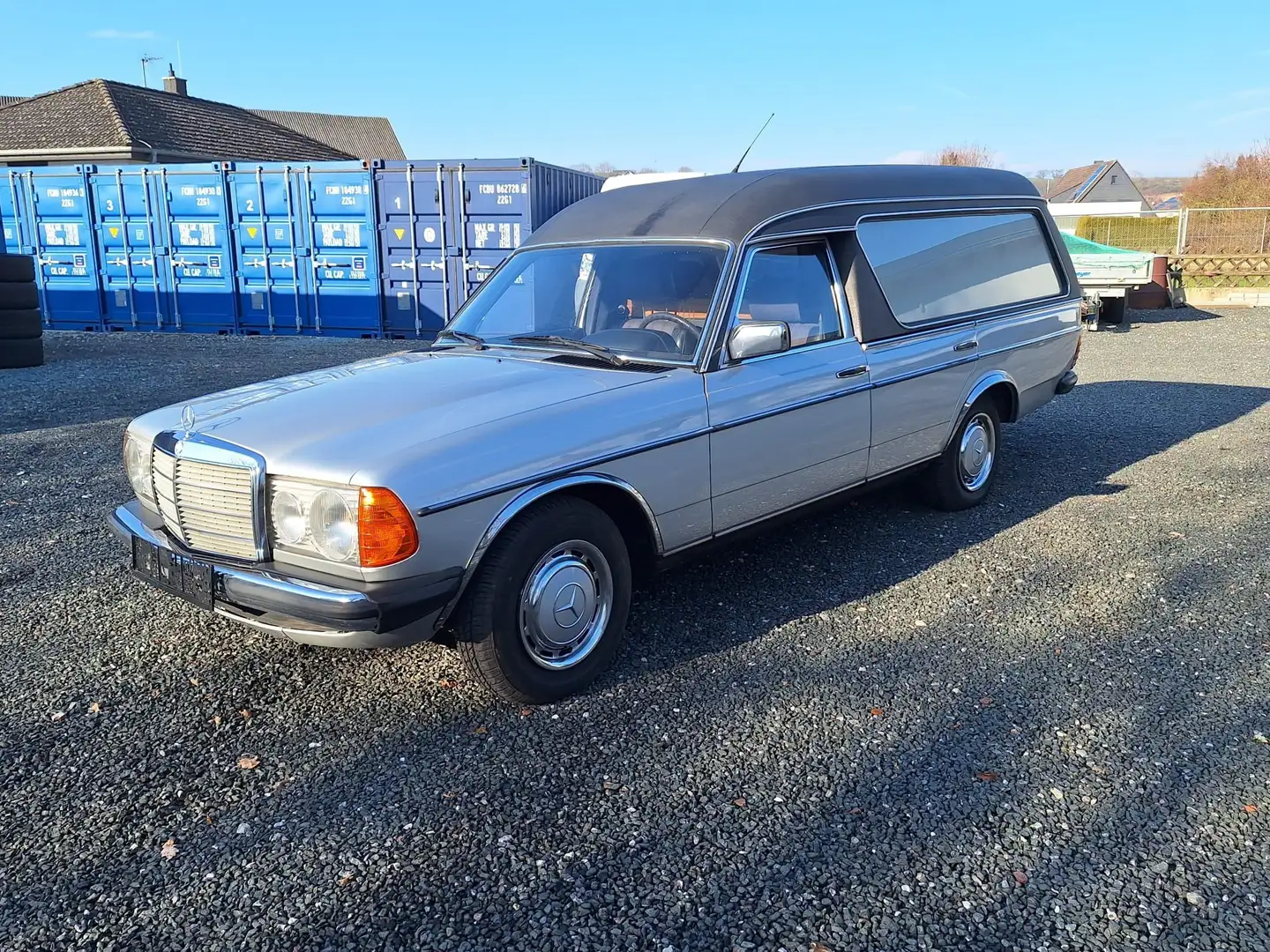 Mercedes-Benz 250 W 123 Bestattungswagen Autom., Oldtimer Argintiu - 1