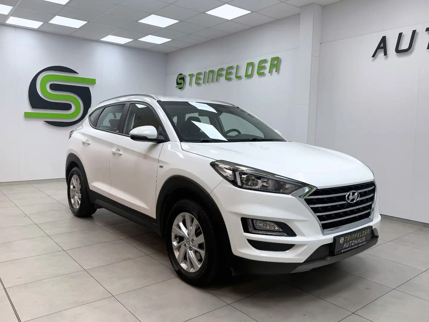 Hyundai TUCSON 1.6 CRDi / NAVI / SHZ / RKAM Weiß - 1