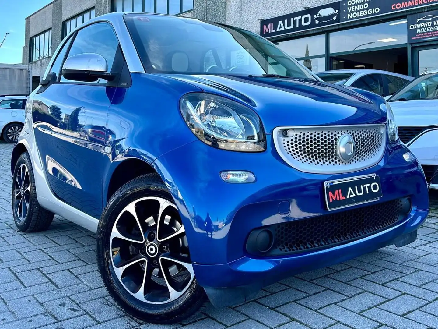 smart forTwo Fortwo III 2015 1.0 Passion 71cv twinamic Blau - 1