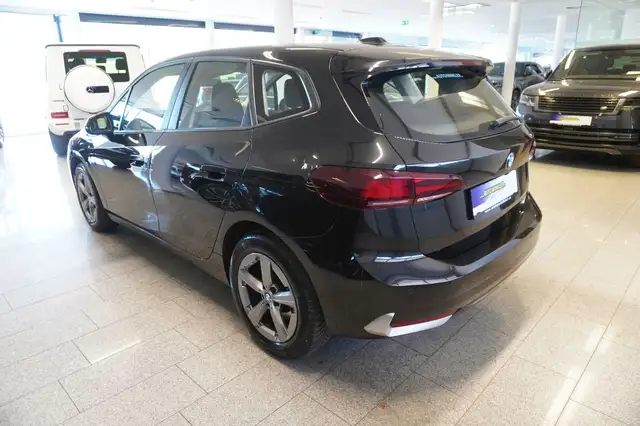 BMW 2 Series view 4