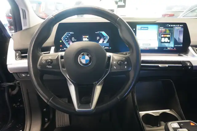 BMW 2 Series view 11