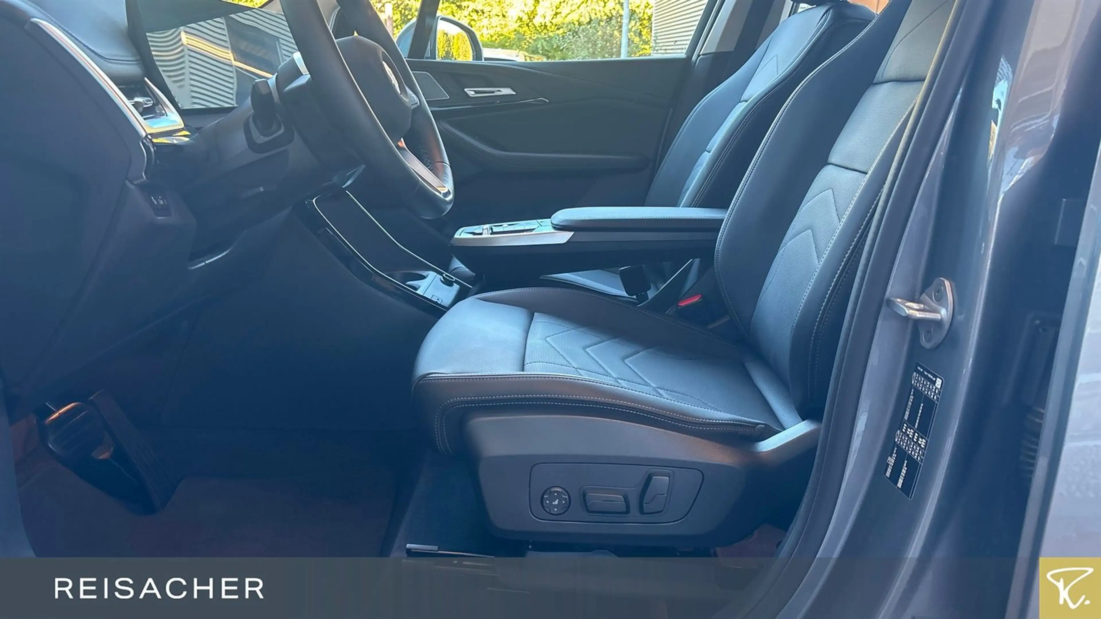 BMW 220 220dA Active Tourer Luxury-Line,AHK,ACC,HUD,H-K — photo 4