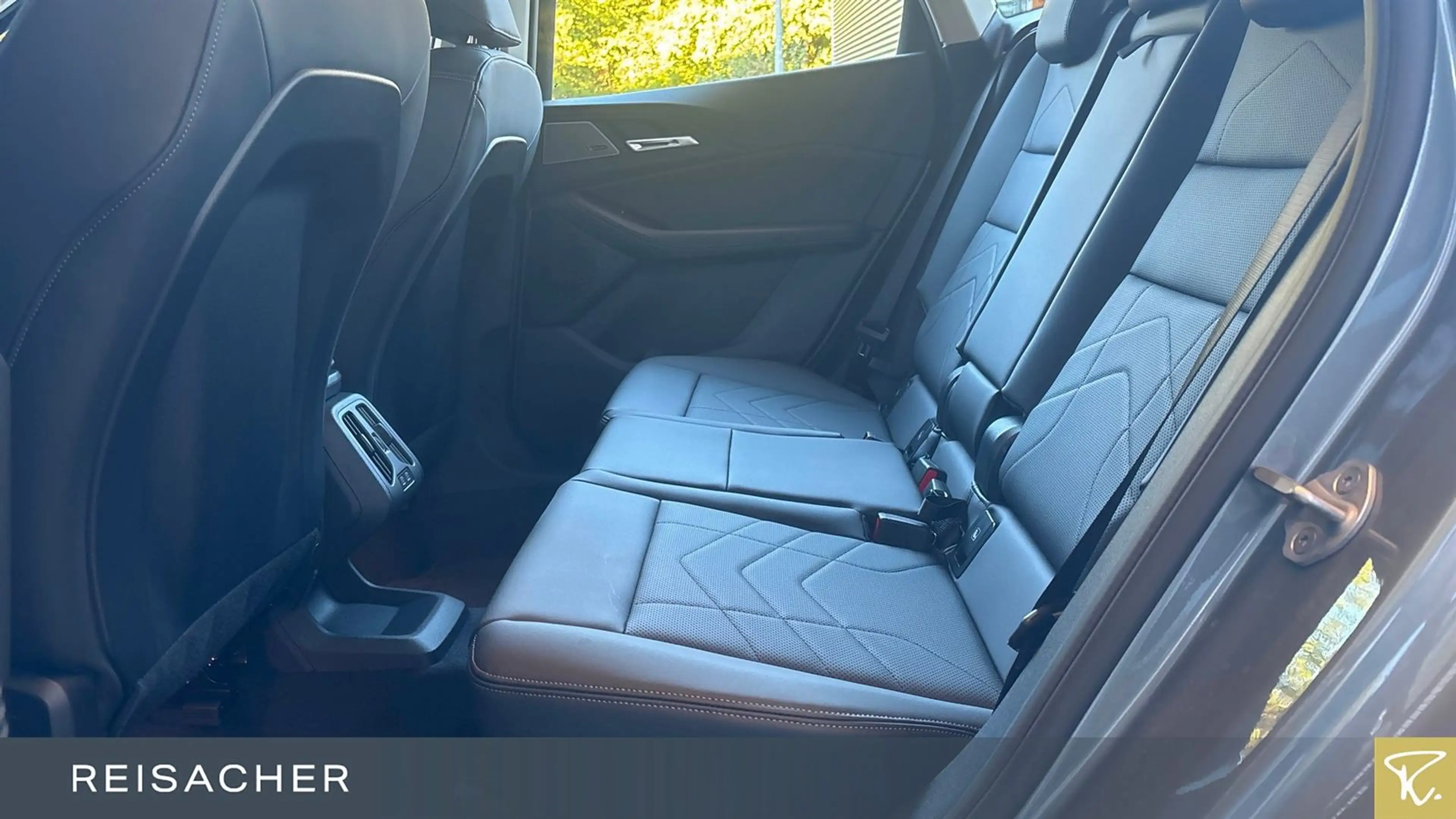BMW 220 220dA Active Tourer Luxury-Line,AHK,ACC,HUD,H-K — photo 8