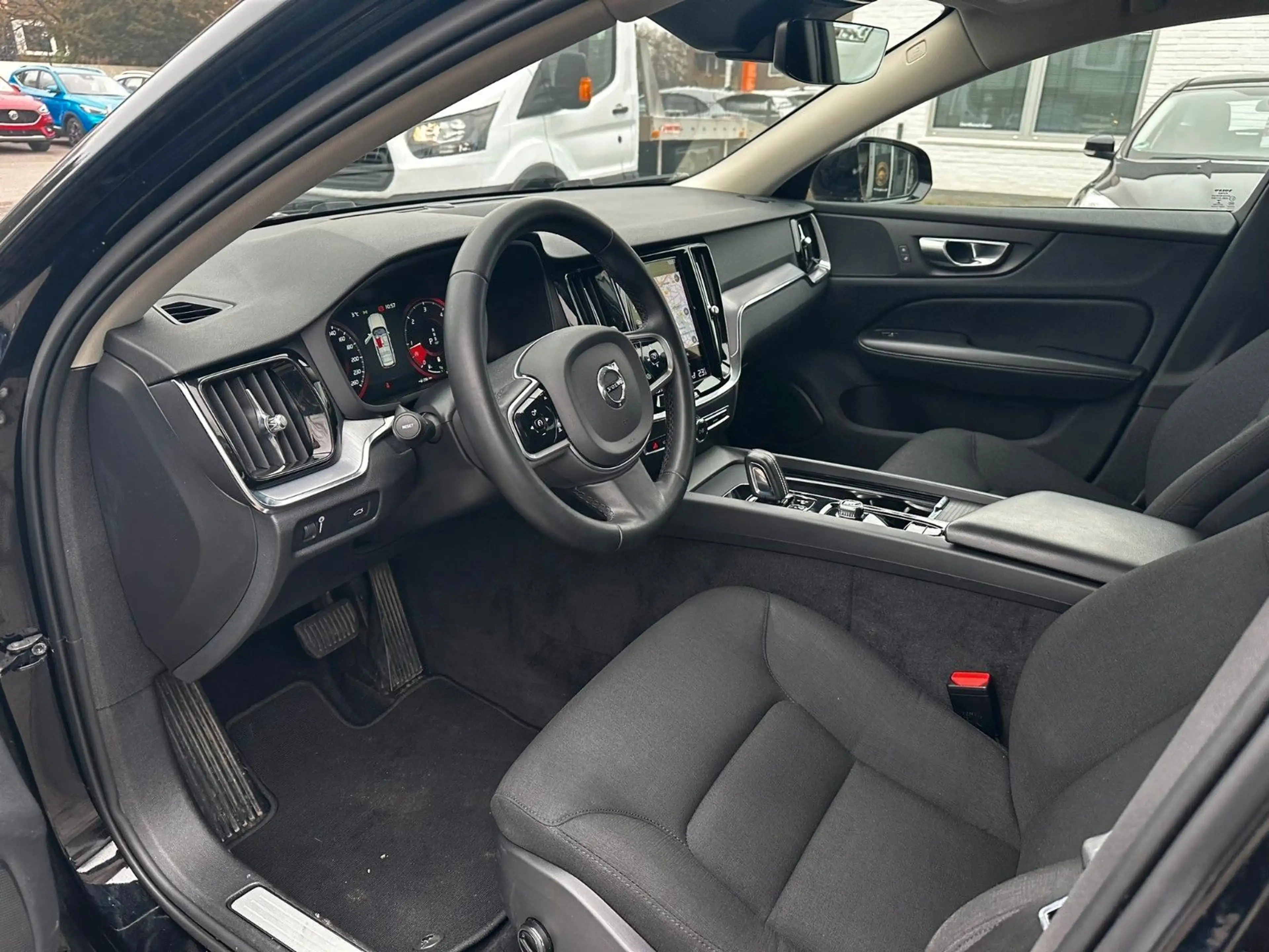 Volvo V60 Cross Country AWD Kamera*CarPlay*Navi*Autom. — photo 14