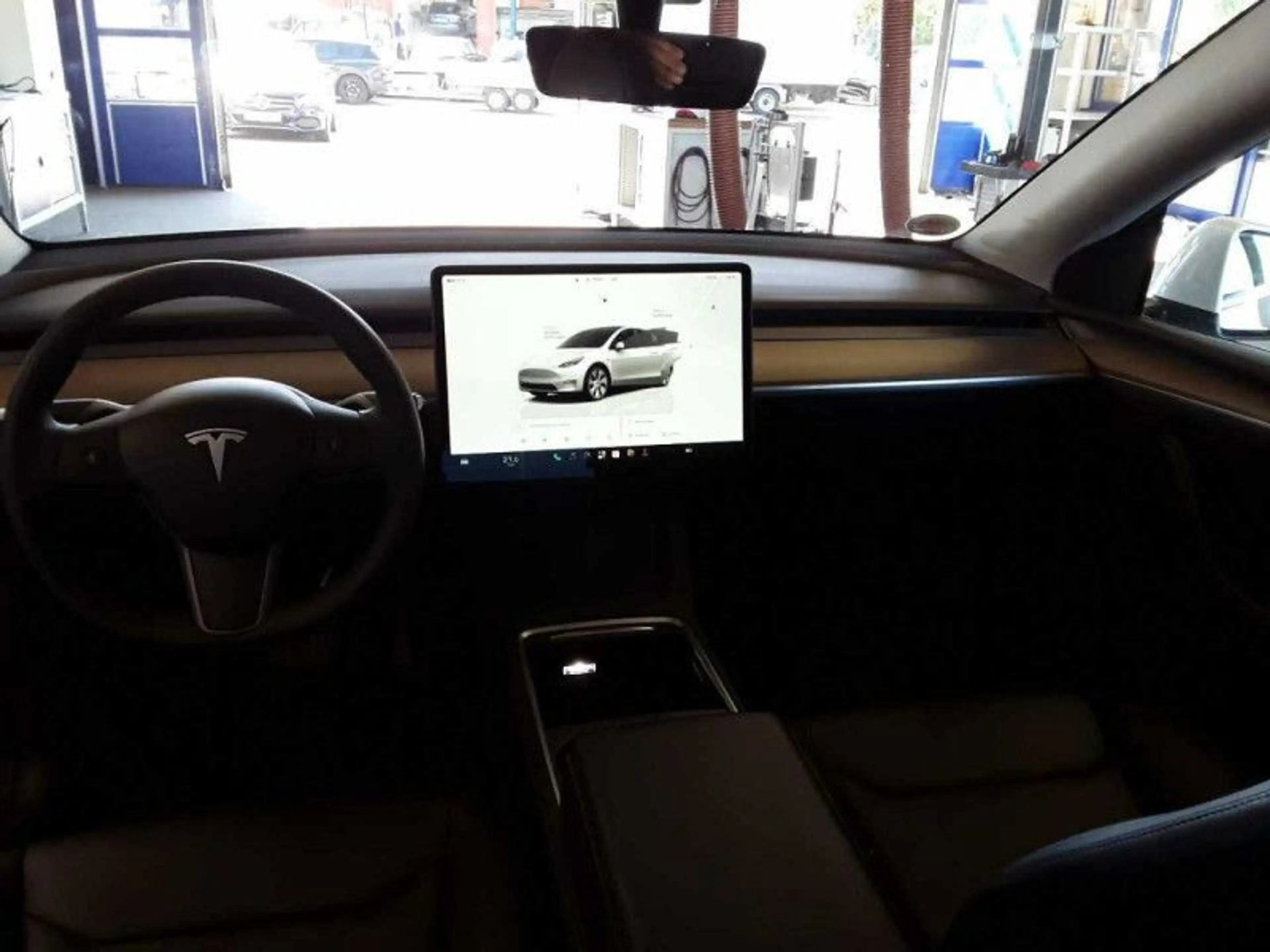 Tesla Model Y LongMax Range Dual AWD A.Pilot — photo 9