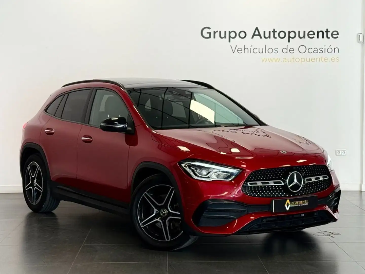 Mercedes-Benz GLA 45 AMG Rojo - 1