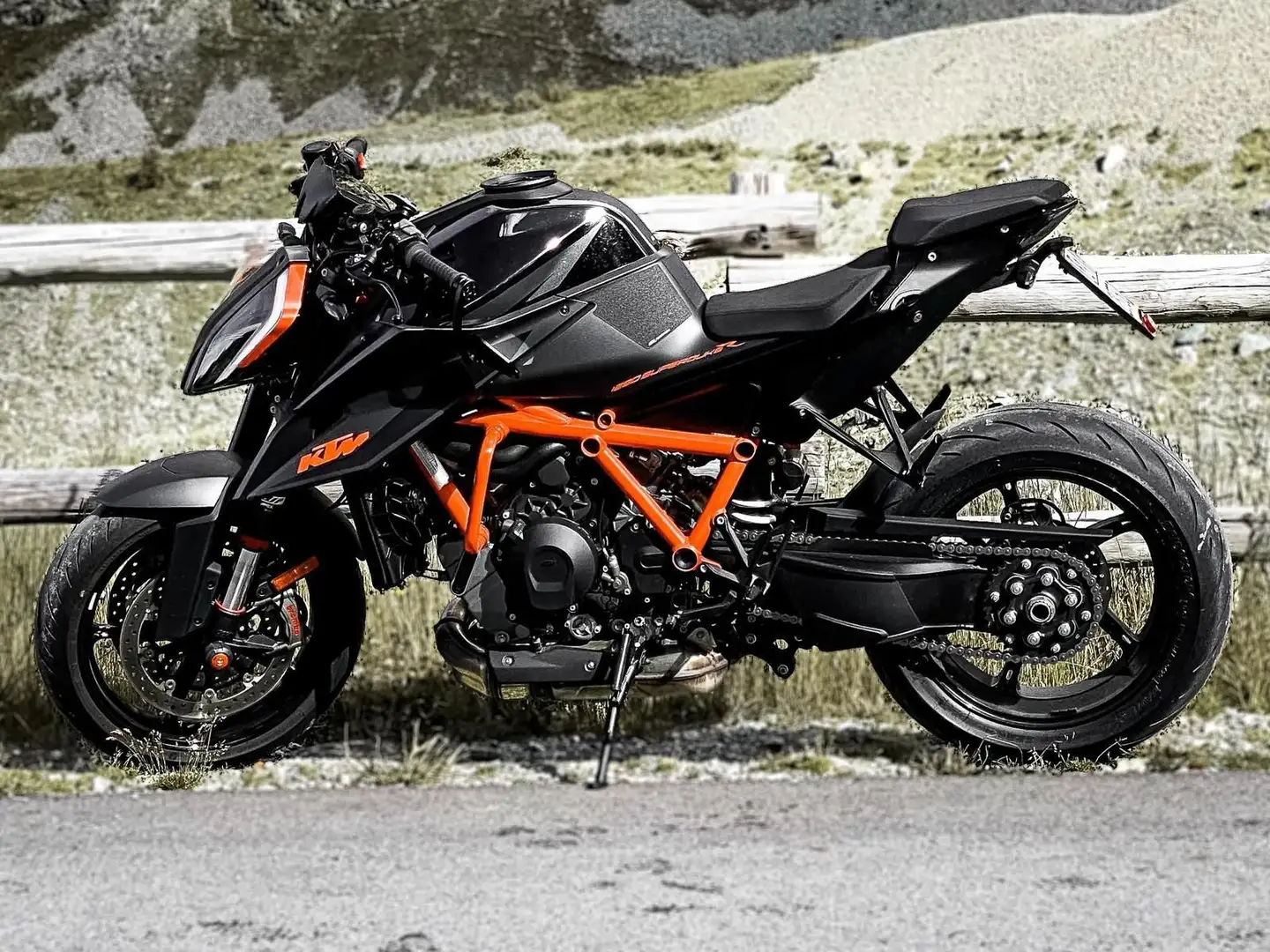 KTM 1290 Super Duke R 3.0 Negro - 1