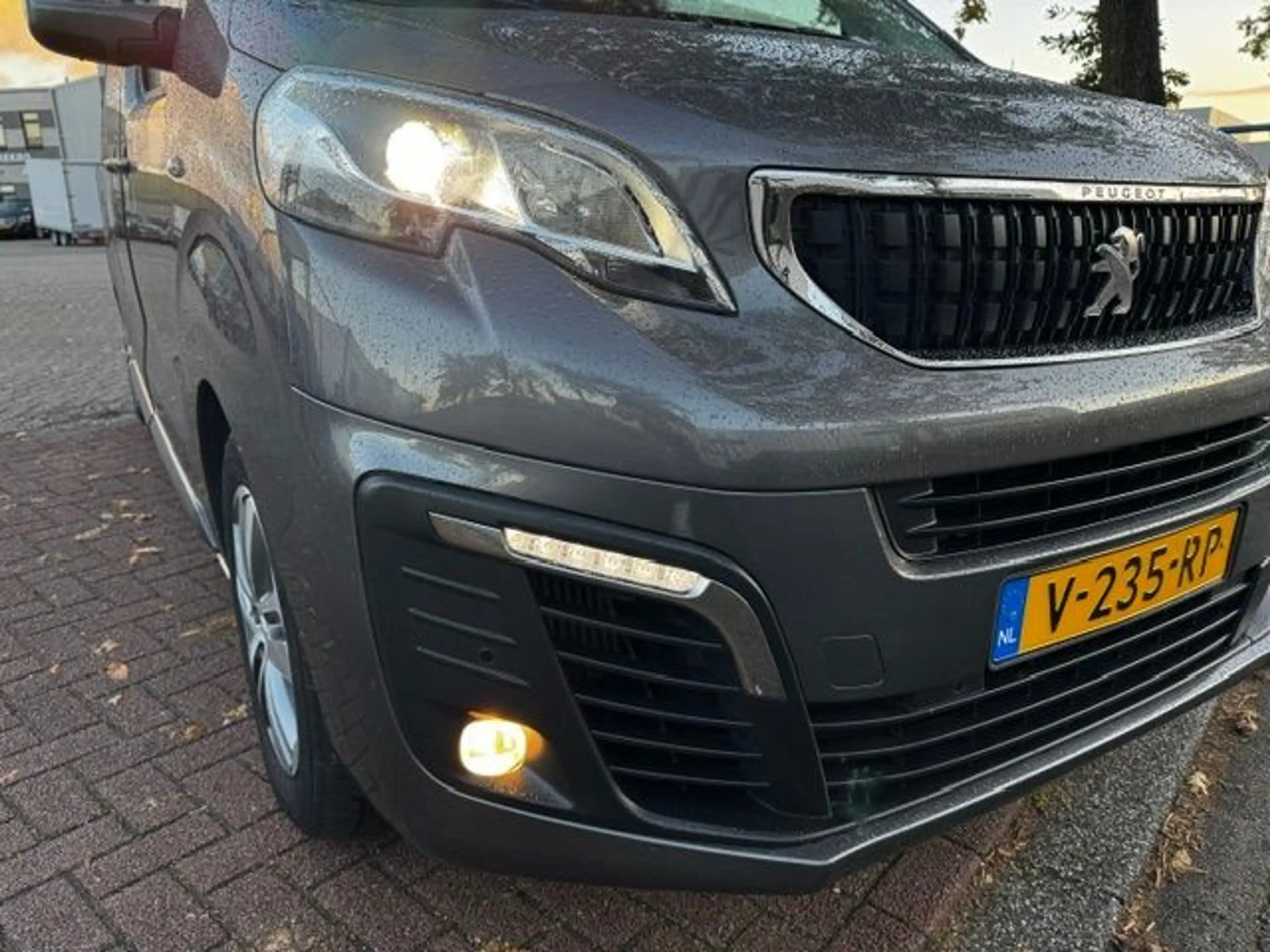 Peugeot Expert 2.0 BlueHDI 180pk L2 Premium Pack Automaat Euro6 A — photo 15