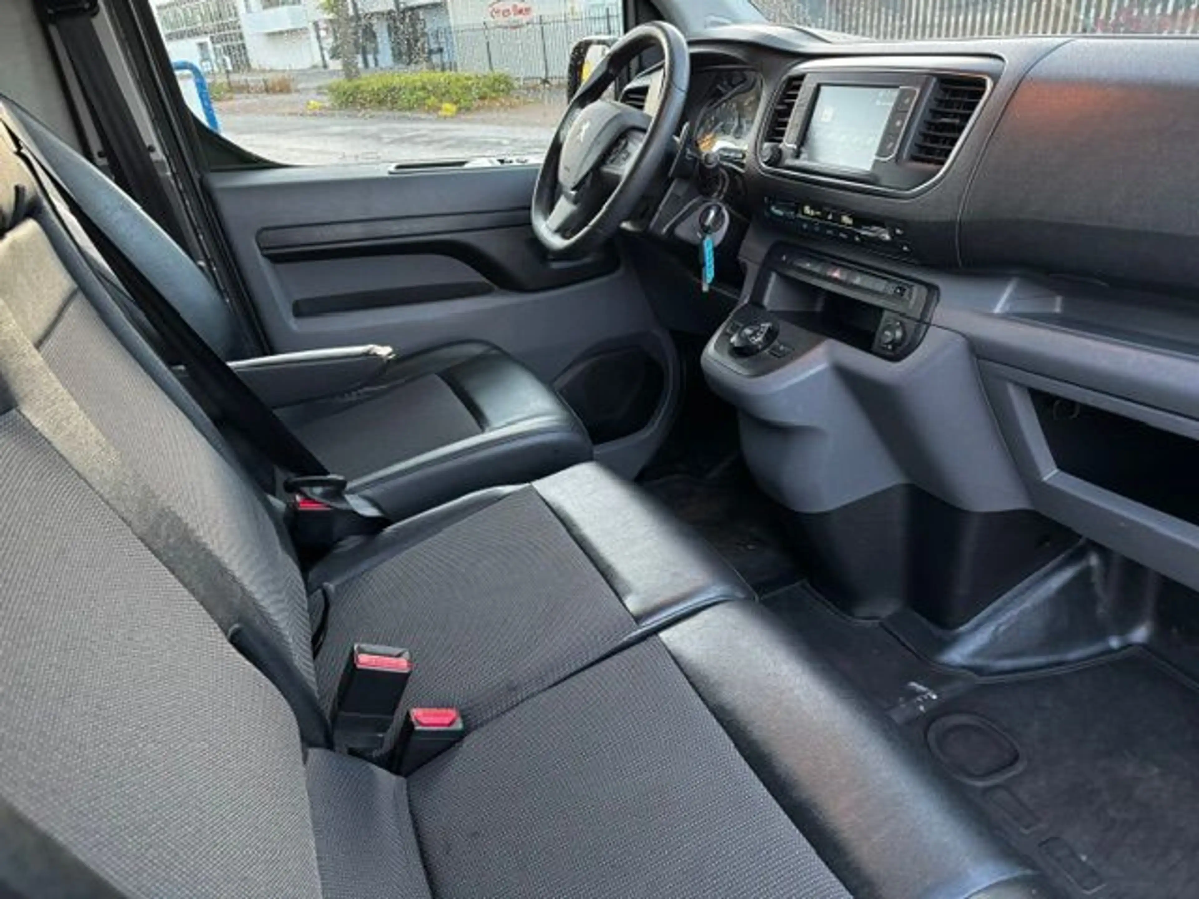 Peugeot Expert 2.0 BlueHDI 180pk L2 Premium Pack Automaat Euro6 A — photo 3