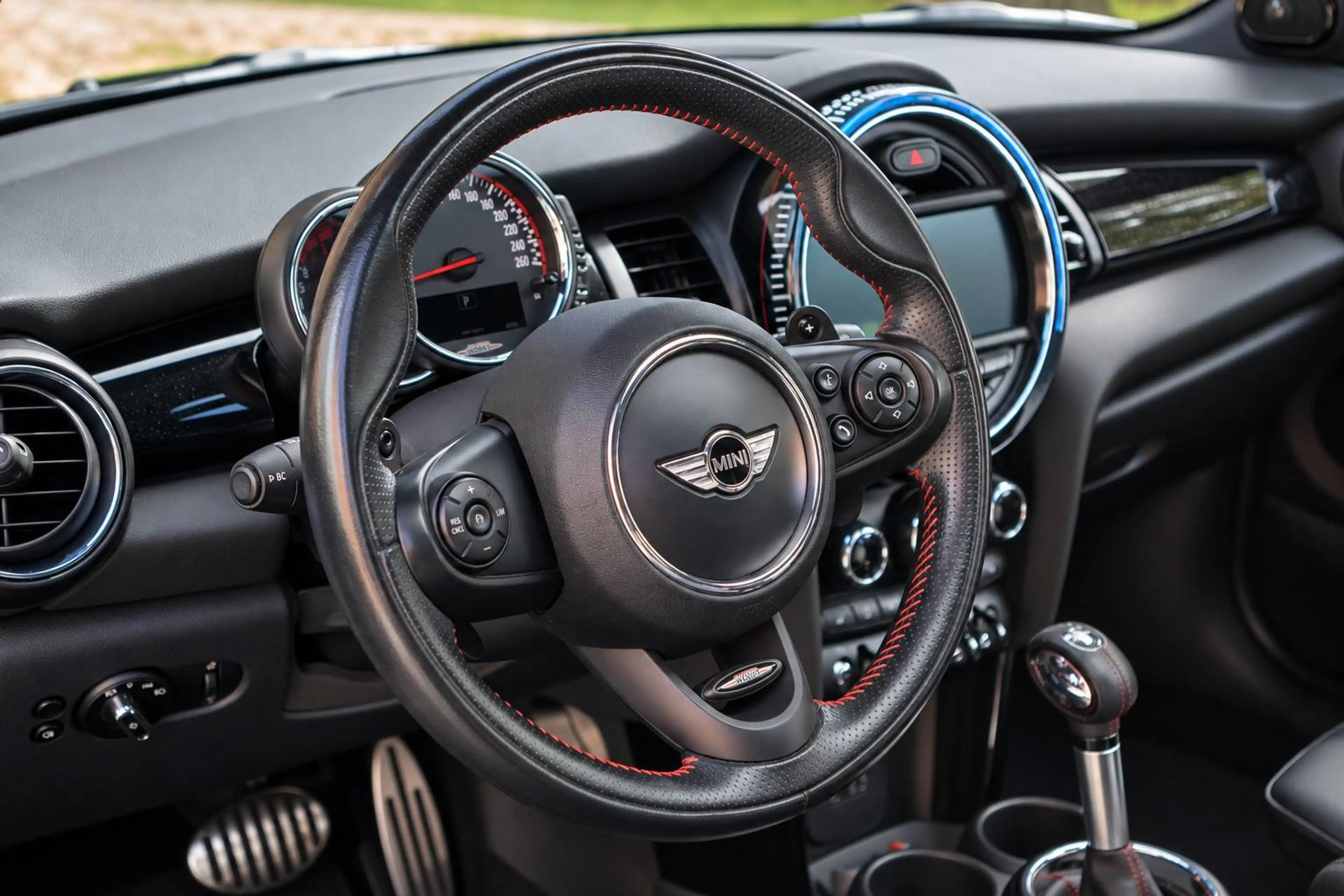 MINI John Cooper Works - Harman Kardon - Nav Pro - PDC - Pano - Leather — photo 12
