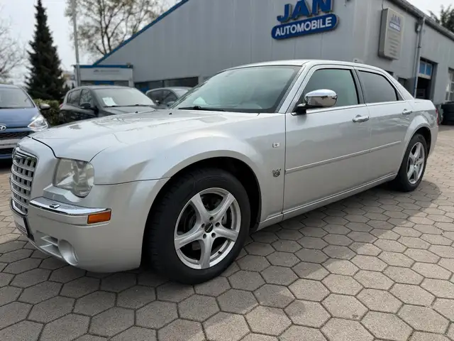 Chrysler 300C 3.0 CRD Automatik Leder Xenon Kamera