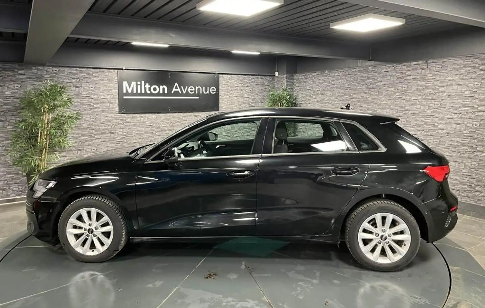 Audi A3 Sportback 1.0 30 TFSI - 110 - BV S-Tronic 7 Noir - 2