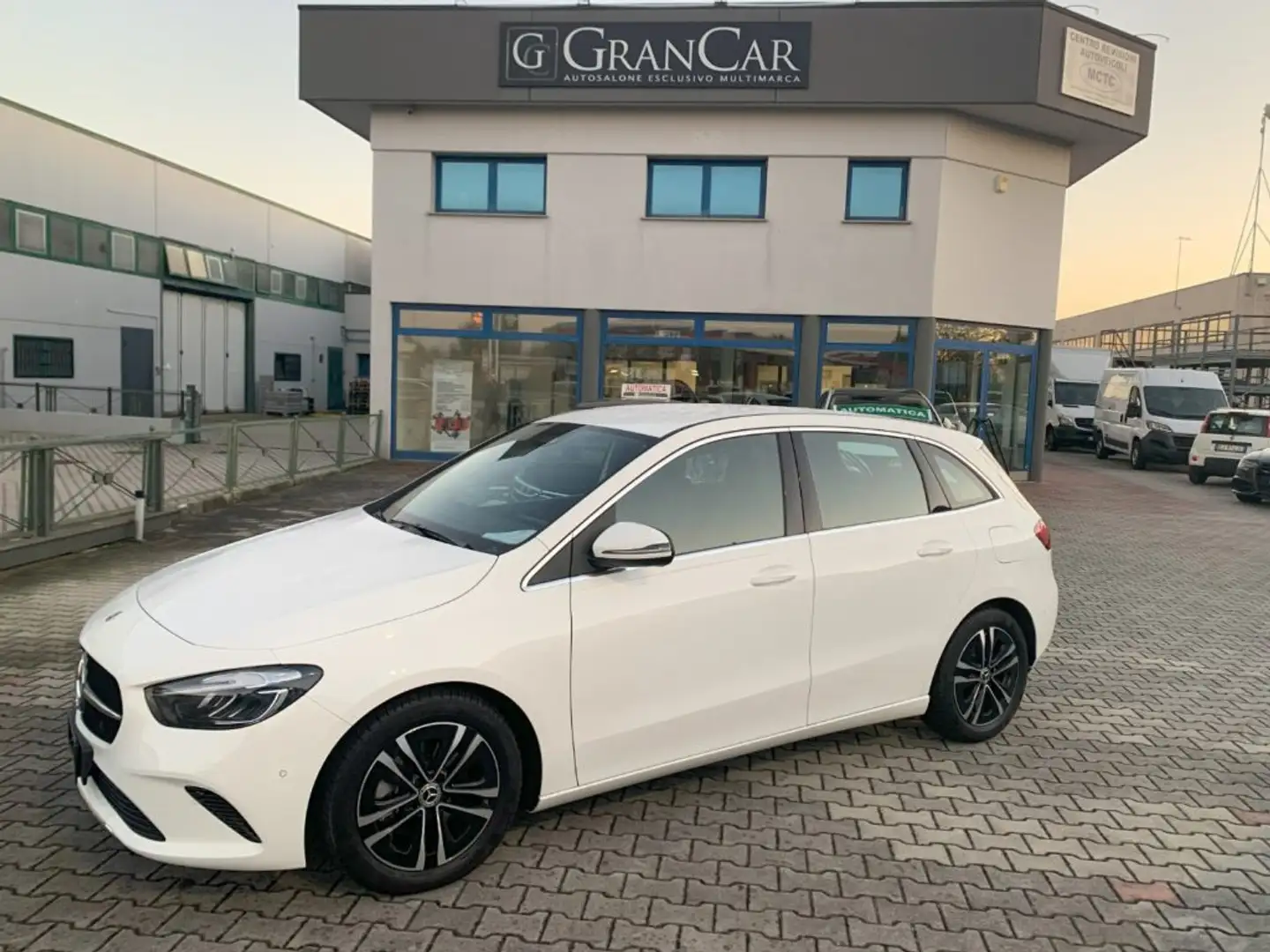 Mercedes-Benz B 180 Automatic Progressive Advanced Plus Blanc - 1