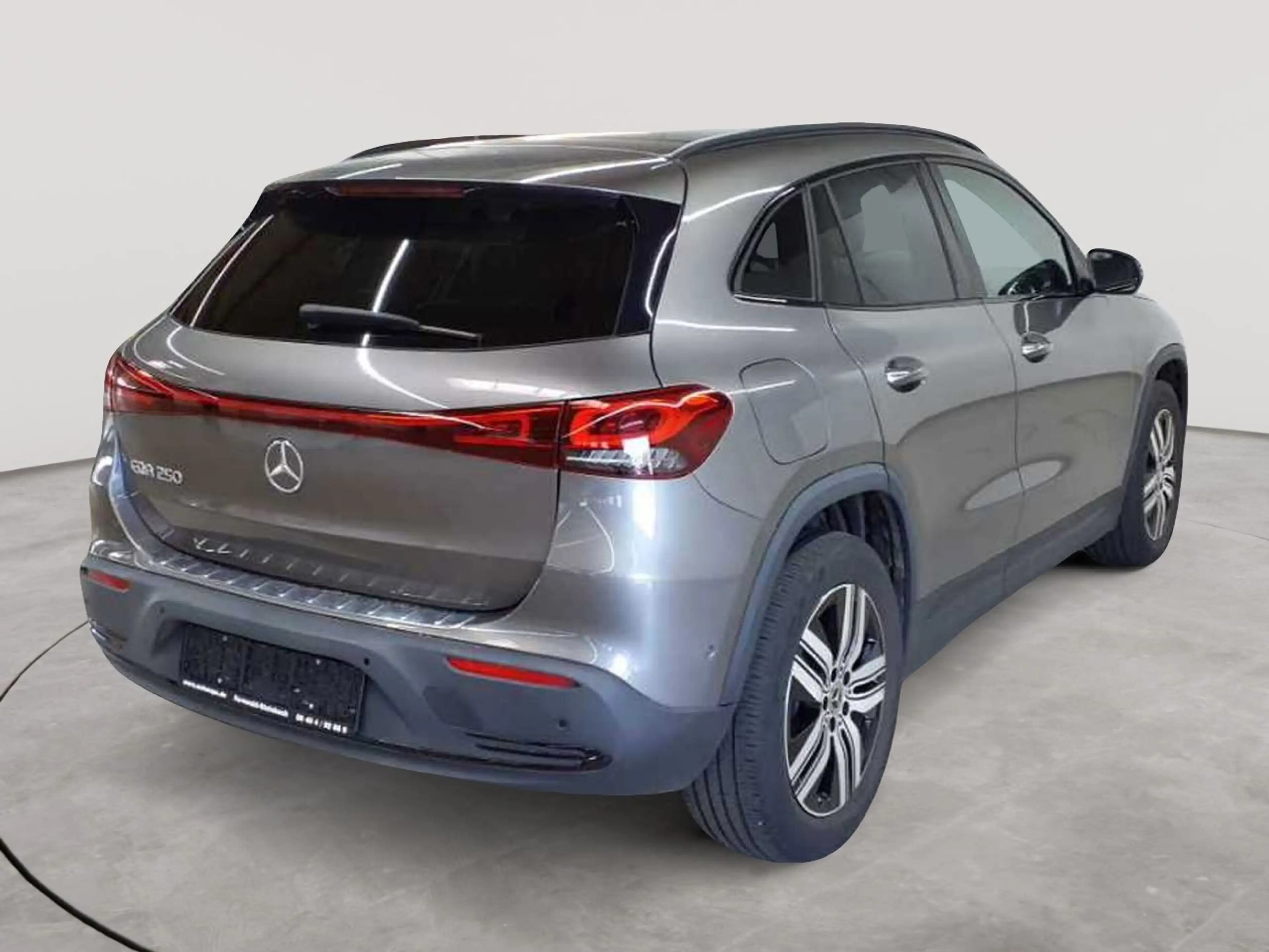 Mercedes-Benz EQA 250 EQA250 ElectricArt AHK Adv.+ Assi+ Pano — photo 4