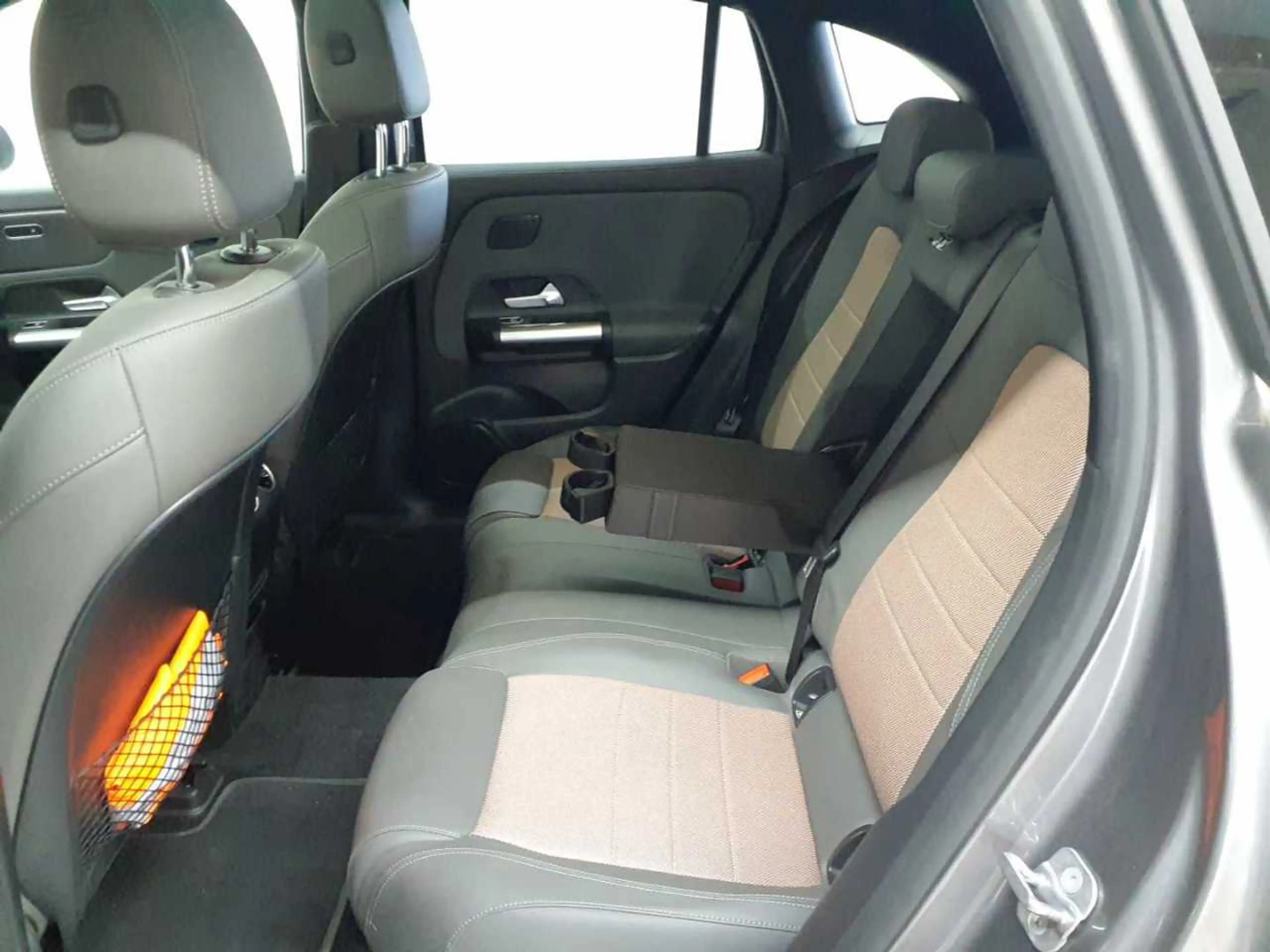 Mercedes-Benz EQA 250 EQA250 ElectricArt AHK Adv.+ Assi+ Pano — photo 14