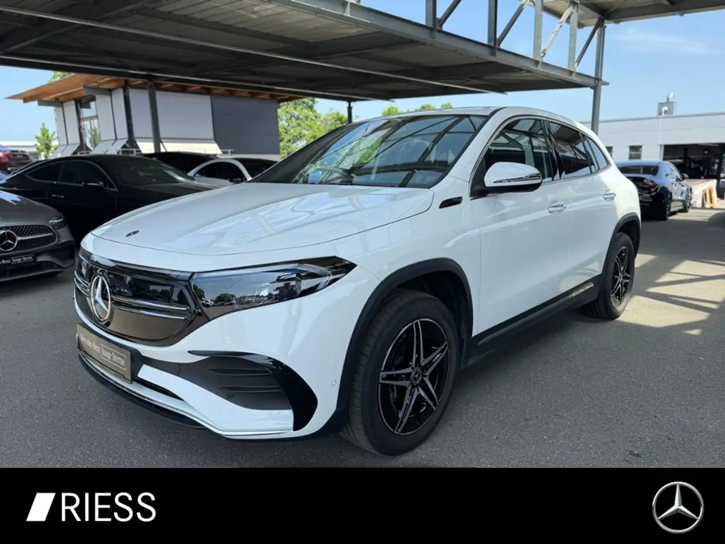 Mercedes-Benz EQA 250 + AMG SPORT LEDER LED AMBI EASY-PACK Weiß - 1