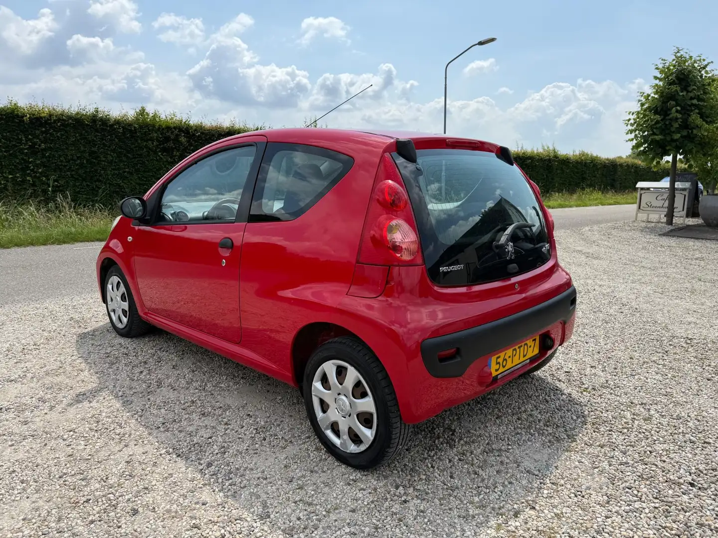 Peugeot 107 1.0-12V Accent AIRCO | NIEUWE APK 06-2026 | Stuurb Rosso - 2