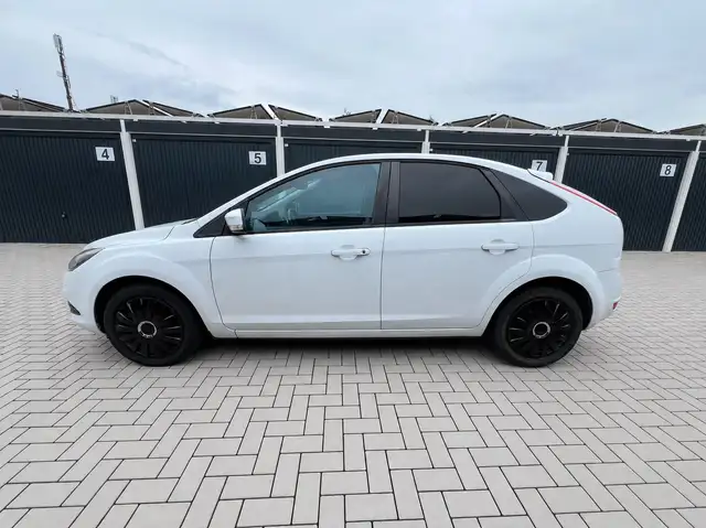 Ford Focus view 6