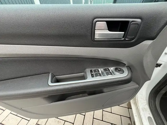 Ford Focus view 13