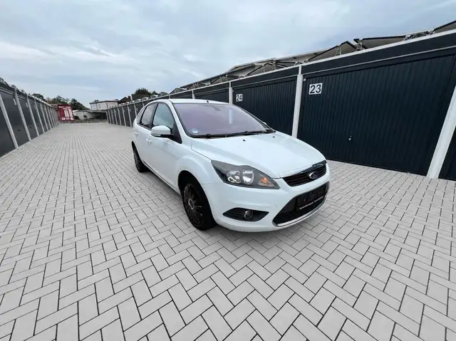Ford Focus view 2