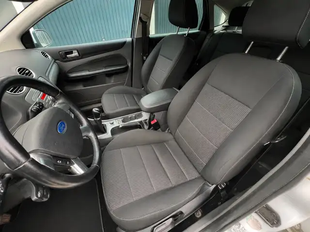 Ford Focus view 7