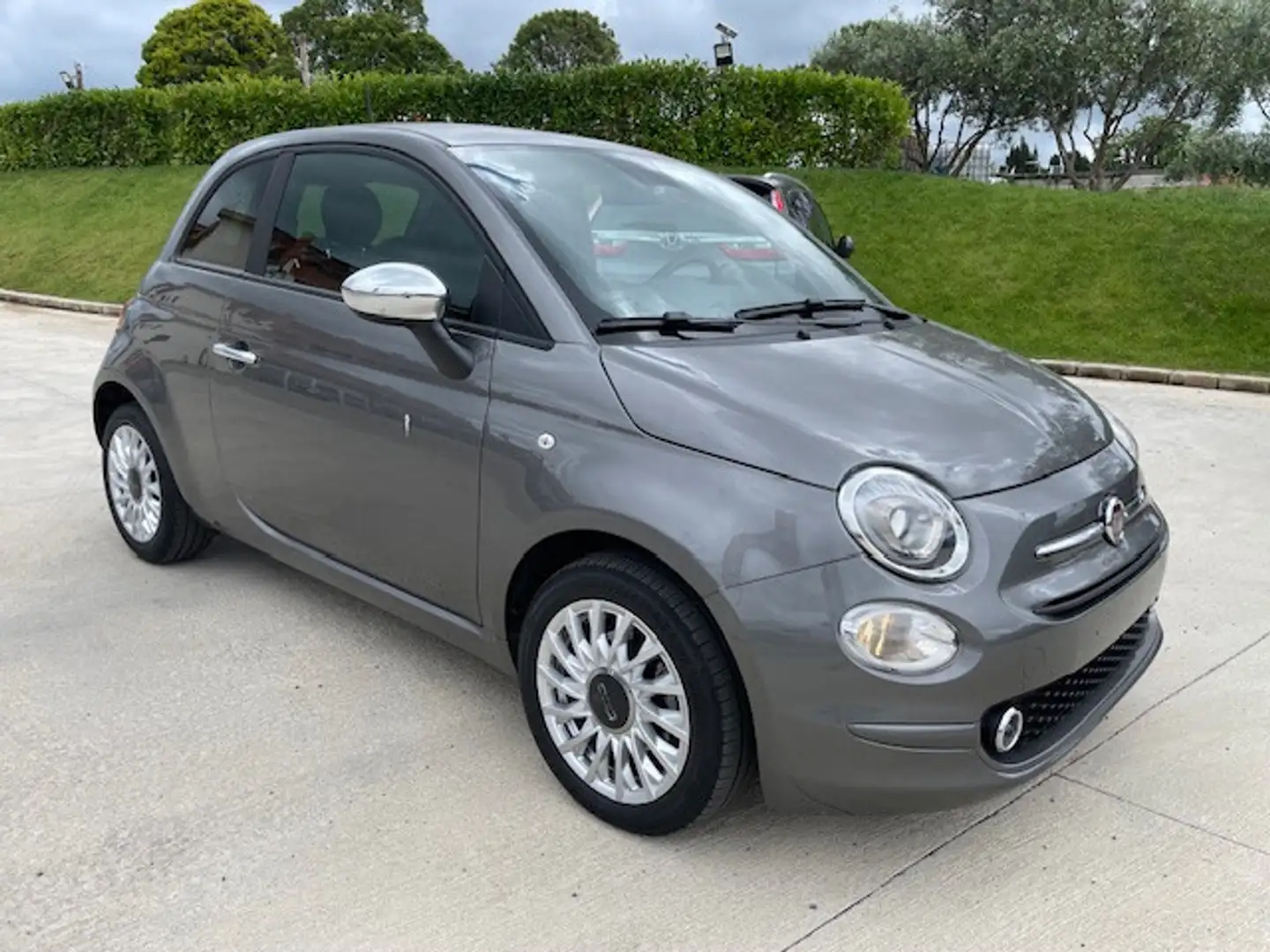 Fiat 500 1.0 Hybrid Dolcevita Grijs - 1