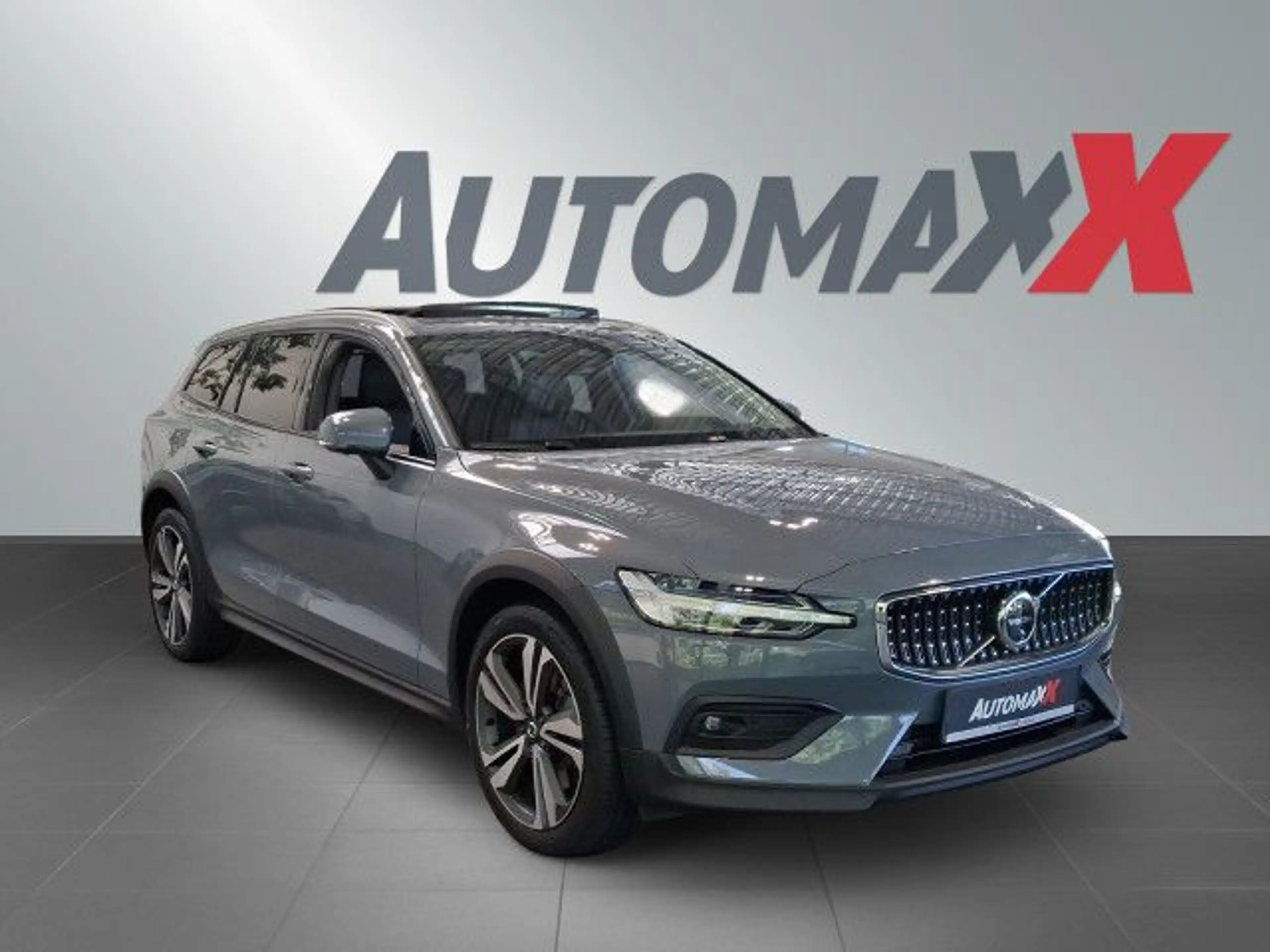 Volvo V60 Cross Country B5 B AWD Plus Bluetooth Navi LED — photo 6